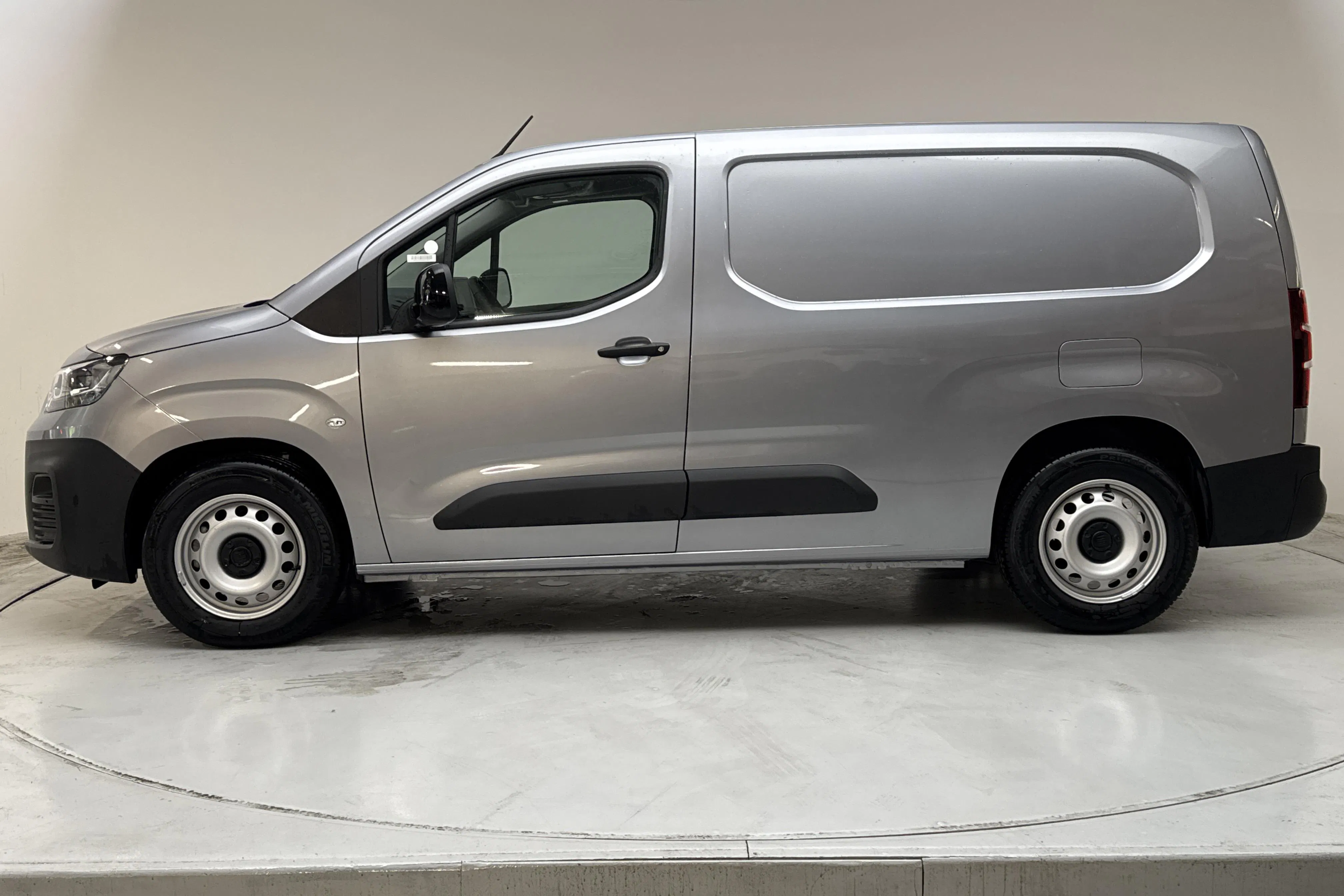 Presentationsfoto 2 av 14: Fiat E-Doblo 50kWh (136hk) - 2 mil - Automat - grå - 2023
