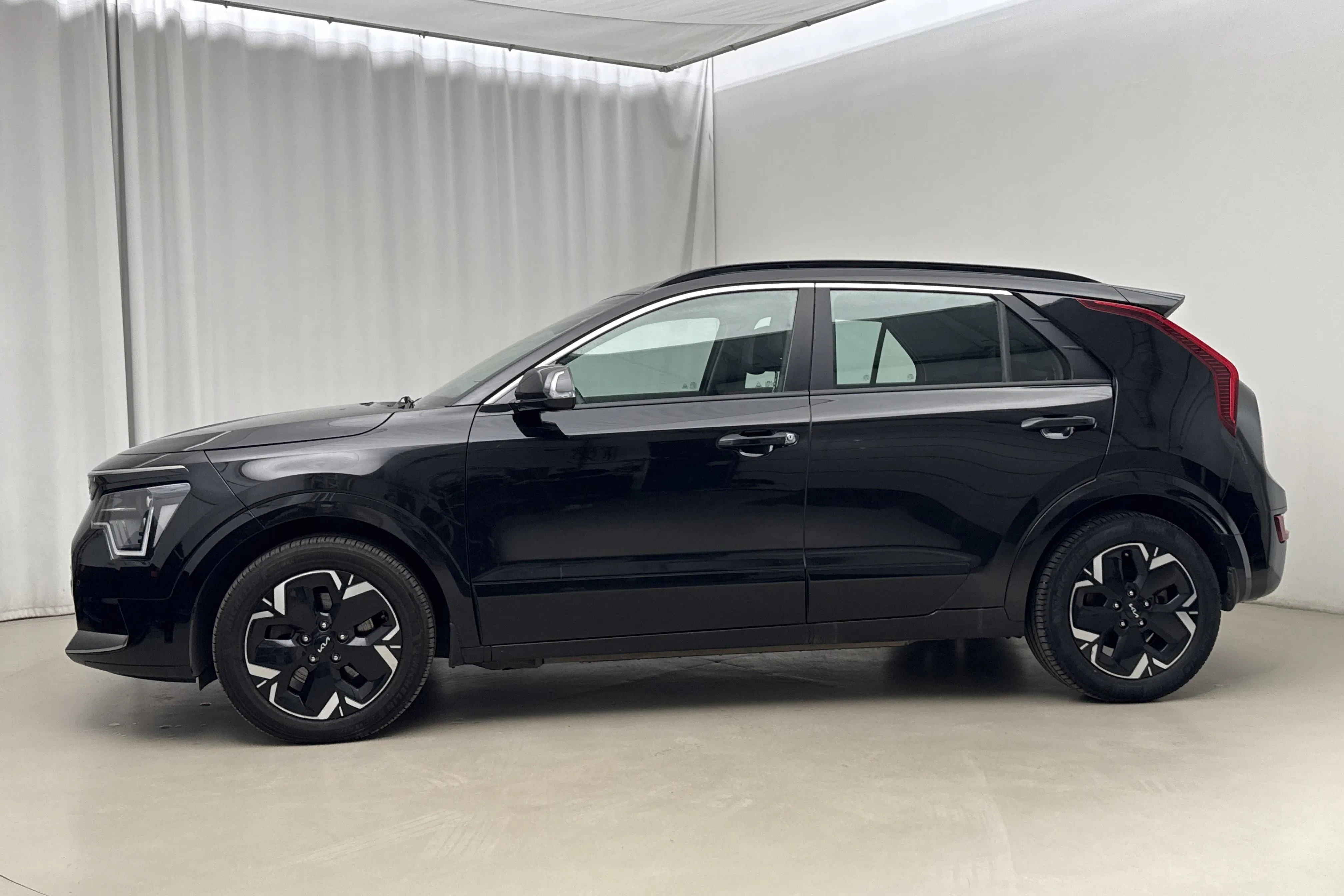 Presentation photo 2 of 20: KIA Niro EV 65kWh (204hk) - 113 070 km - Automatic - black - 2023