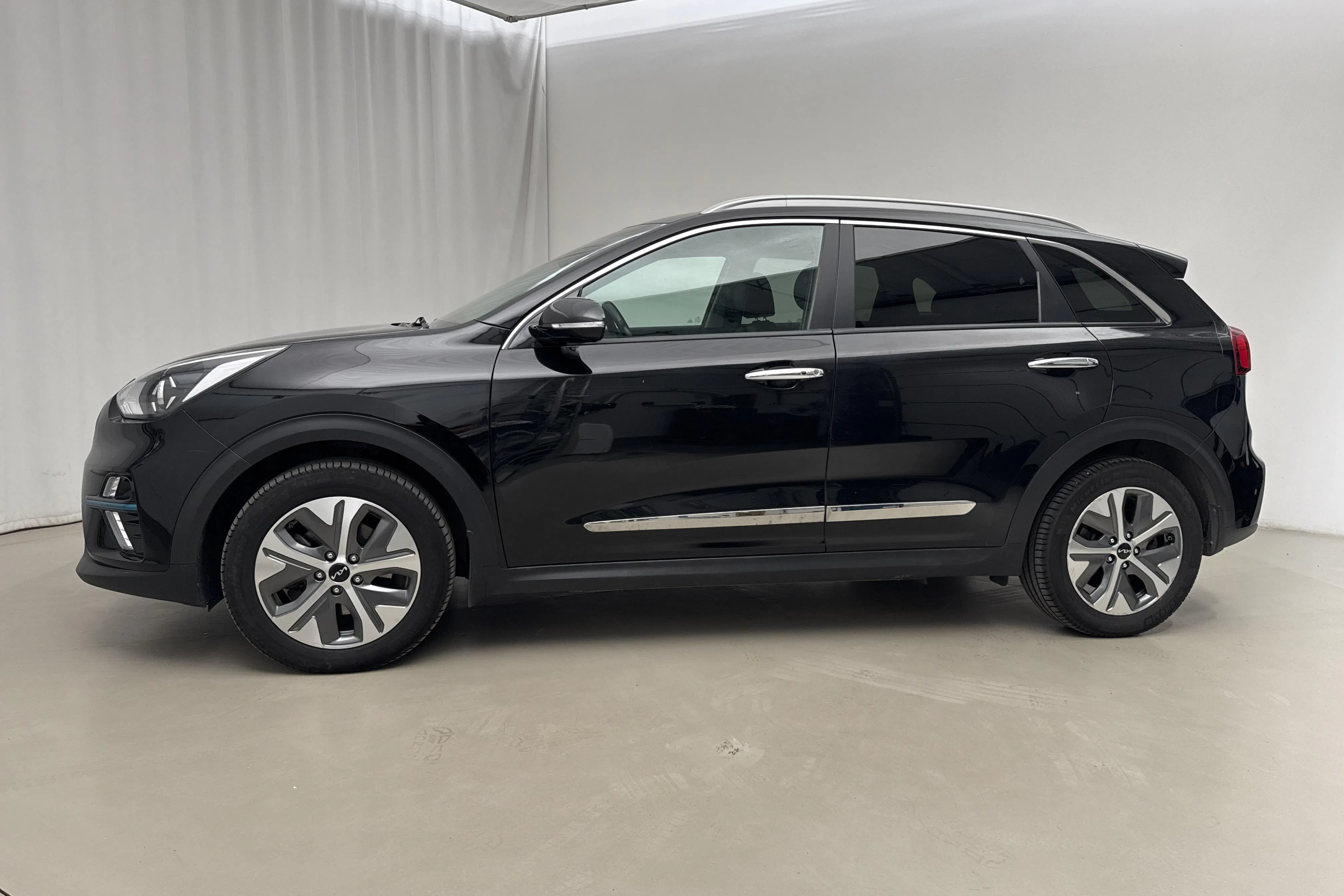 Presentation photo 2 of 20: KIA e-Niro 64kWh (204hk) - 153 390 km - Automatic - black - 2022