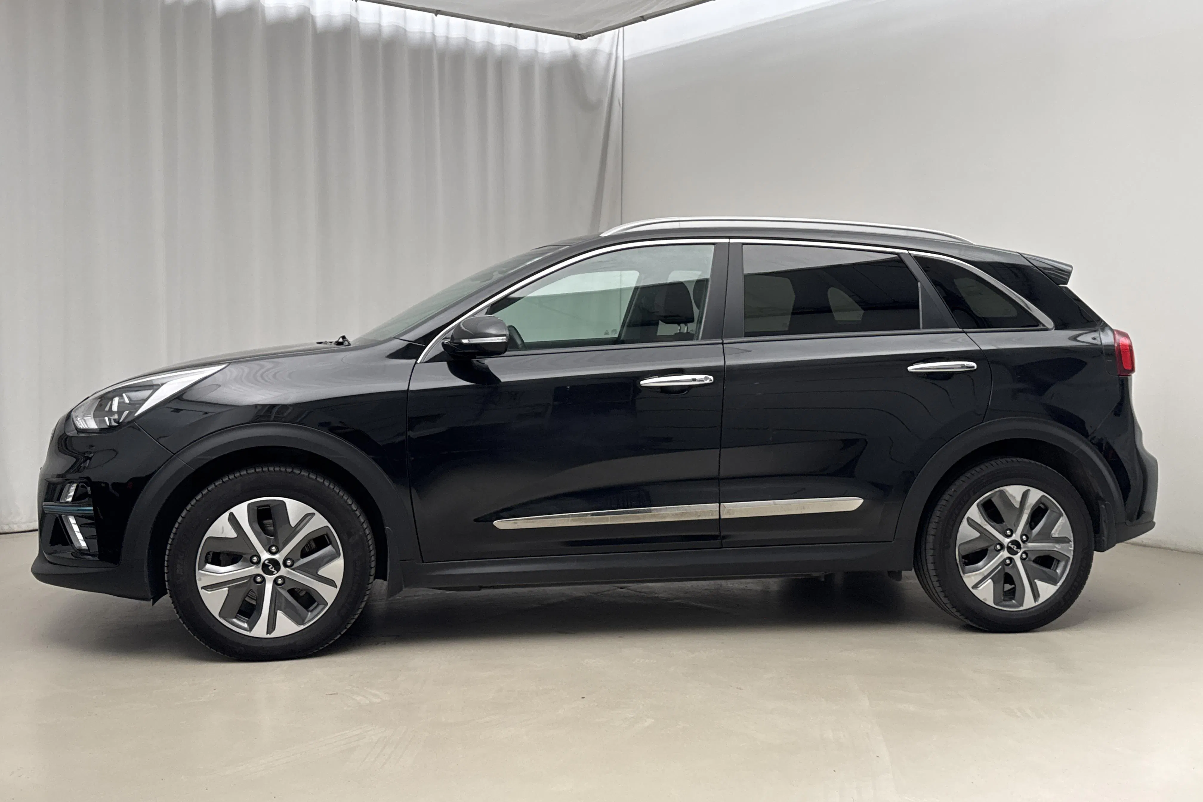 Presentation photo 2 of 20: KIA e-Niro 64kWh (204hk) - 134 090 km - Automatic - black - 2022