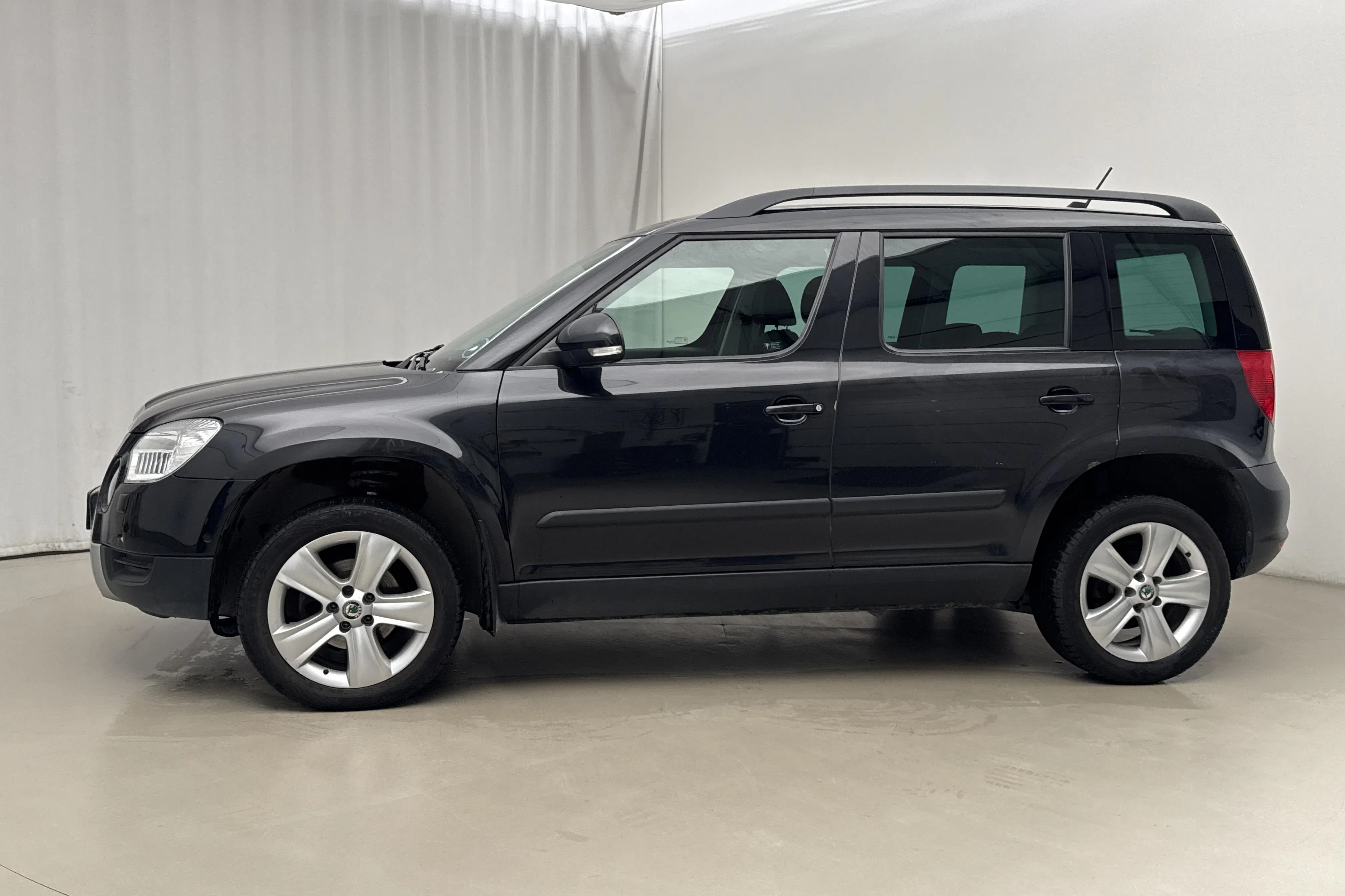 Presentationsfoto 2 av 17: Skodafhr790 Yeti 2.0 TDI CR 4X4 (140hk) - 20 360 mil - Automat - svart - 2013