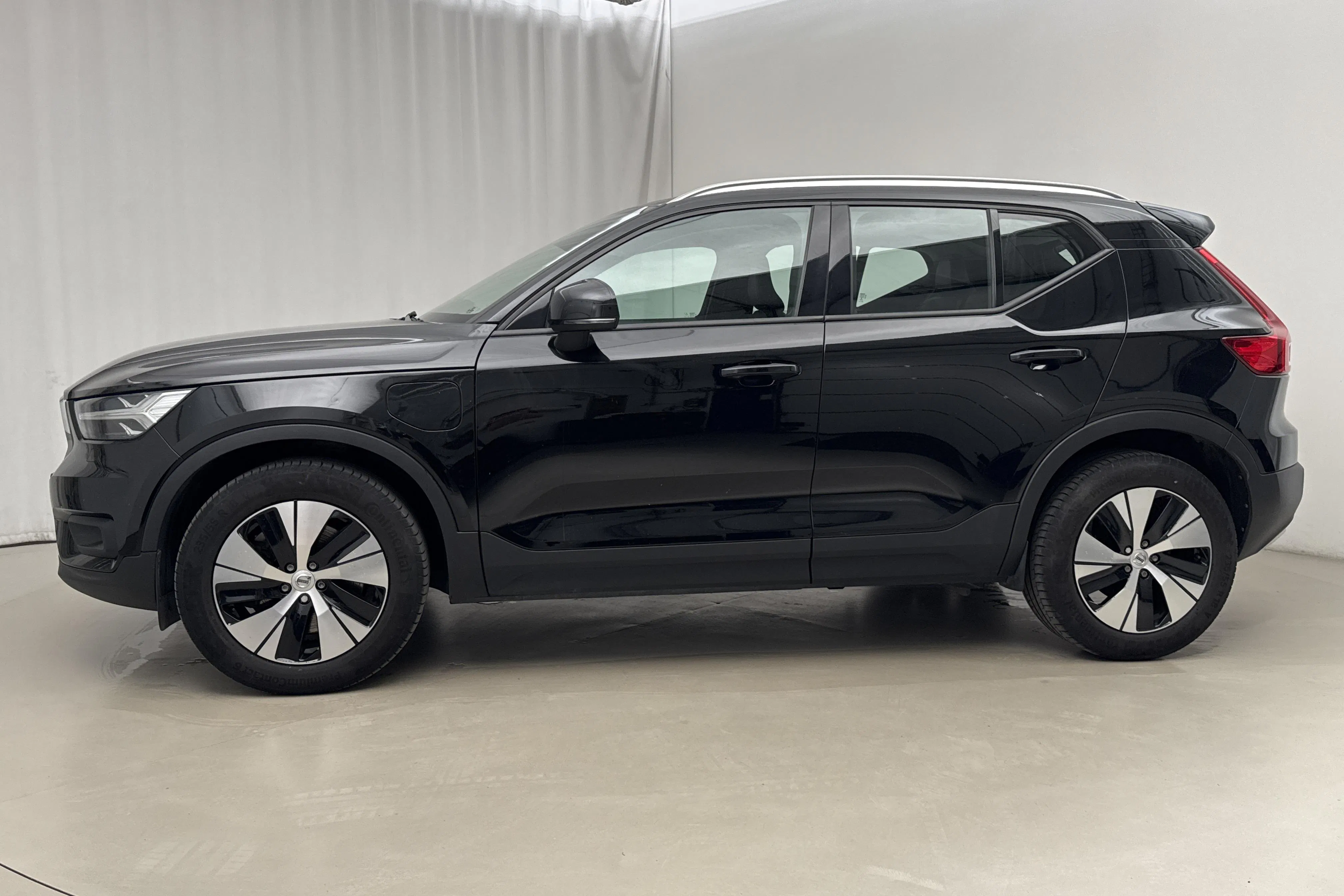Presentation photo 2 of 18: Volvo XC40 T5 2WD Twin Engine (262hk) - 86 570 km - Automatic - black - 2020