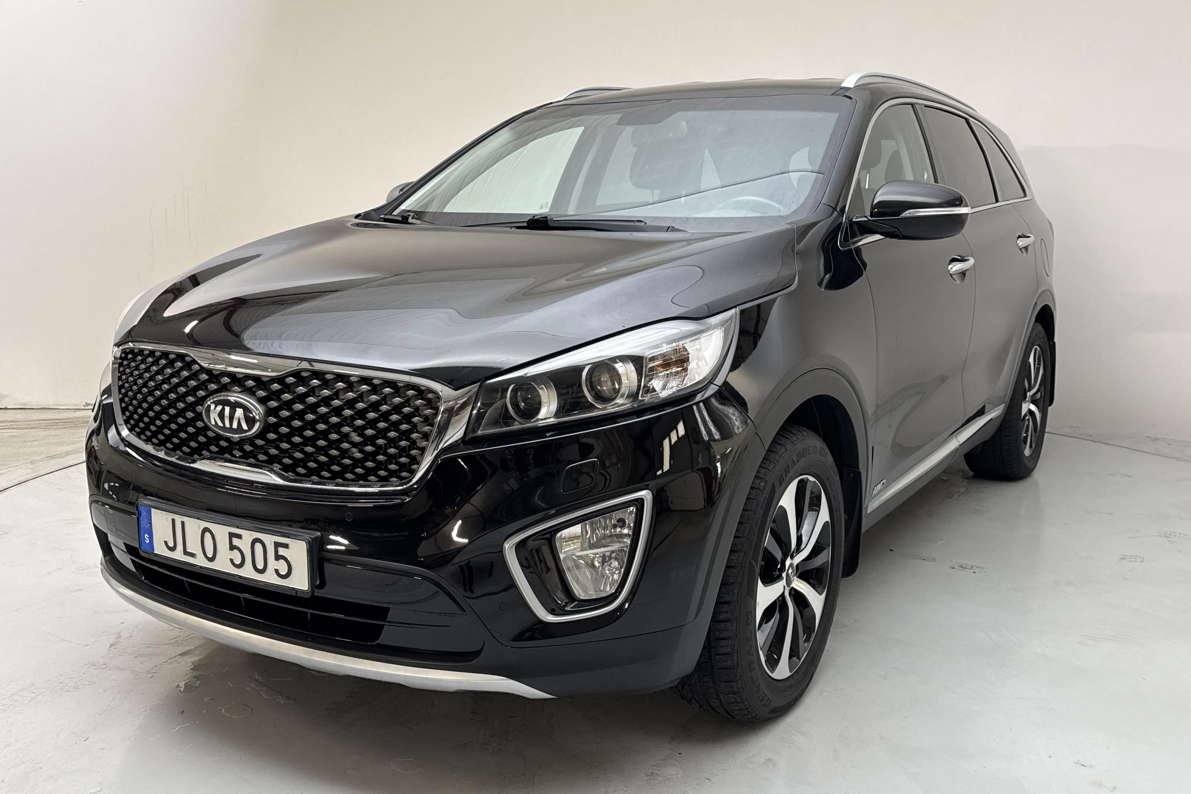 Presentationsfoto 1 av 17: KIA Sorento 2.2 CRDi (200hk) - 15 898 mil - Automat - svart - 2016