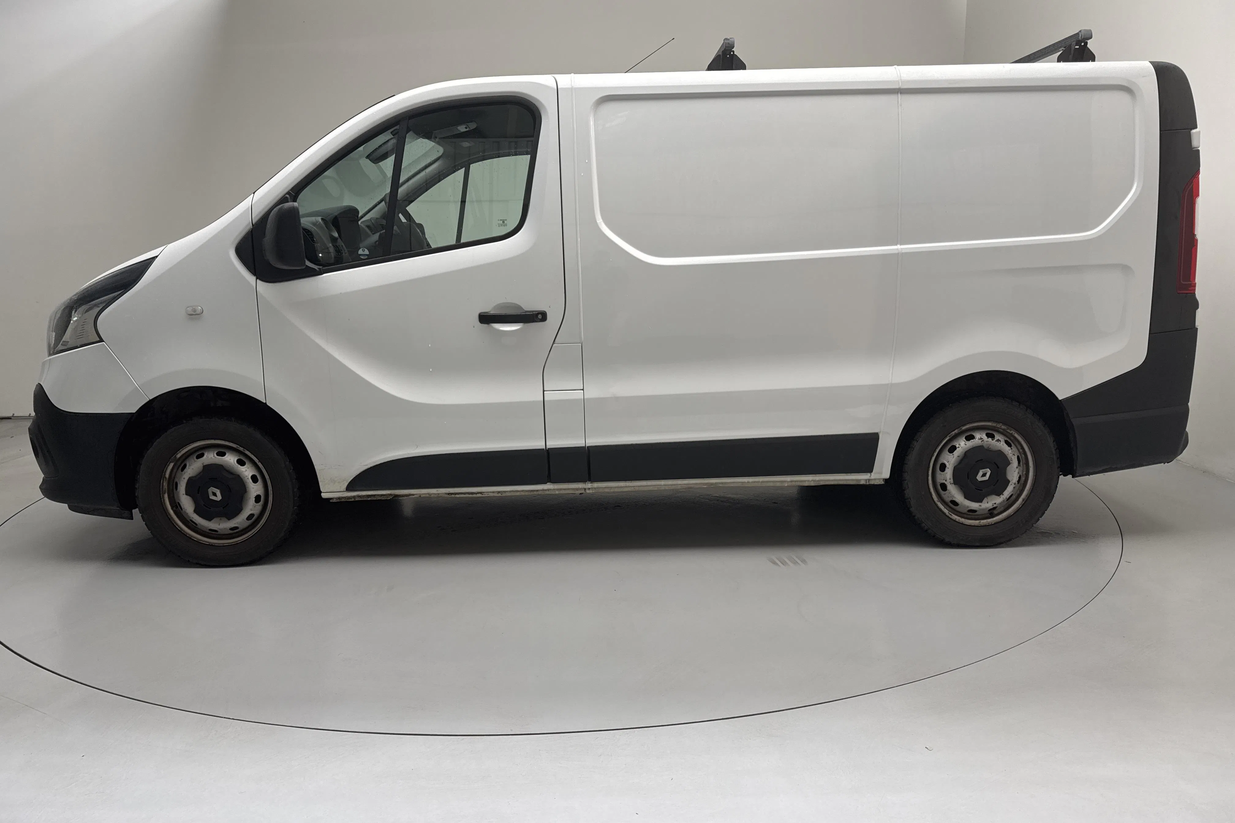 Presentationsfoto 2 av 12: Renault Trafic 1.6 dCi Skåp (120hk) - 17 856 mil - Manuell - vit - 2015