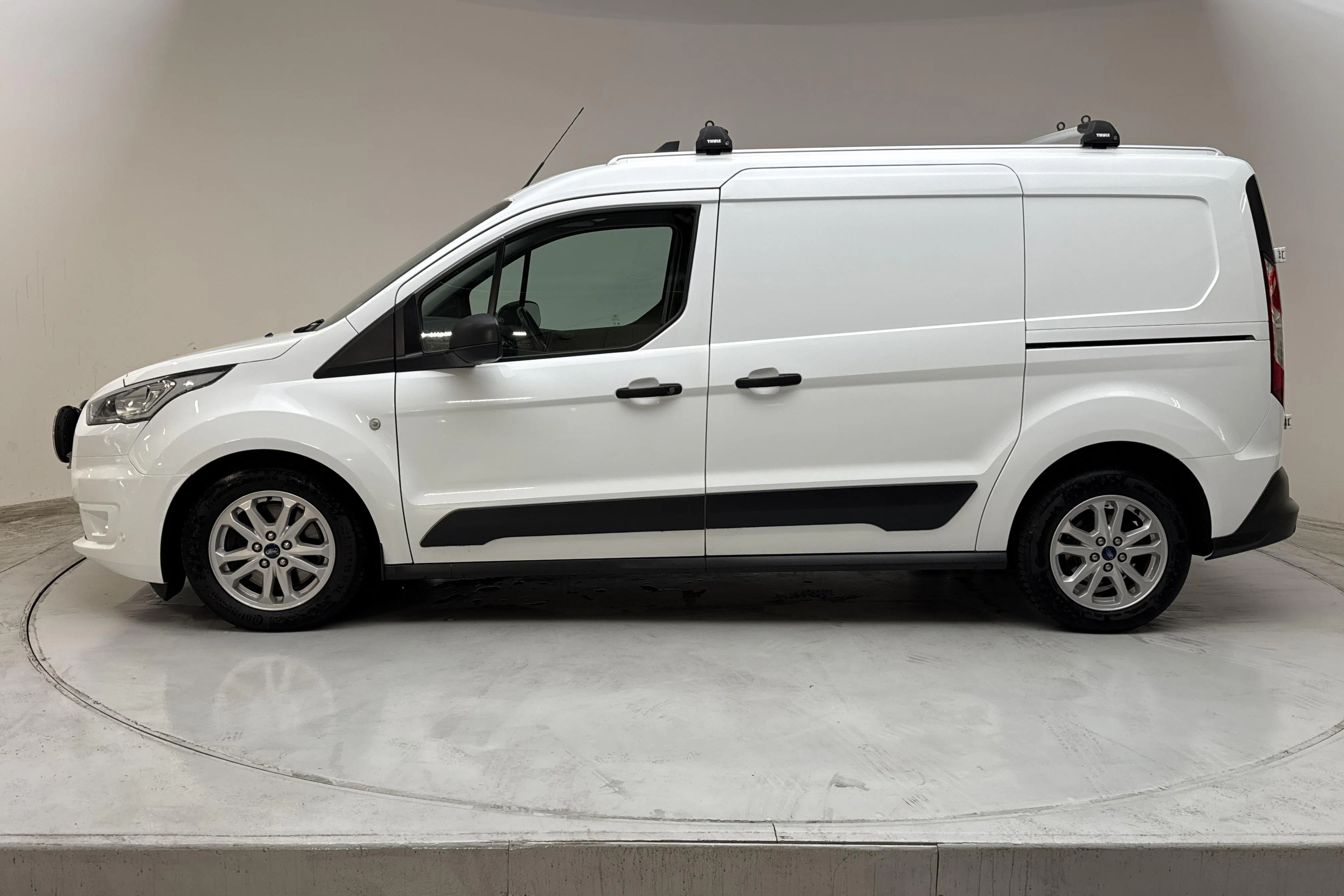Presentation photo 2 of 14: Ford Transit Connect 1.5 TDCi (120hk) - 180 500 km - Automatic - white - 2023