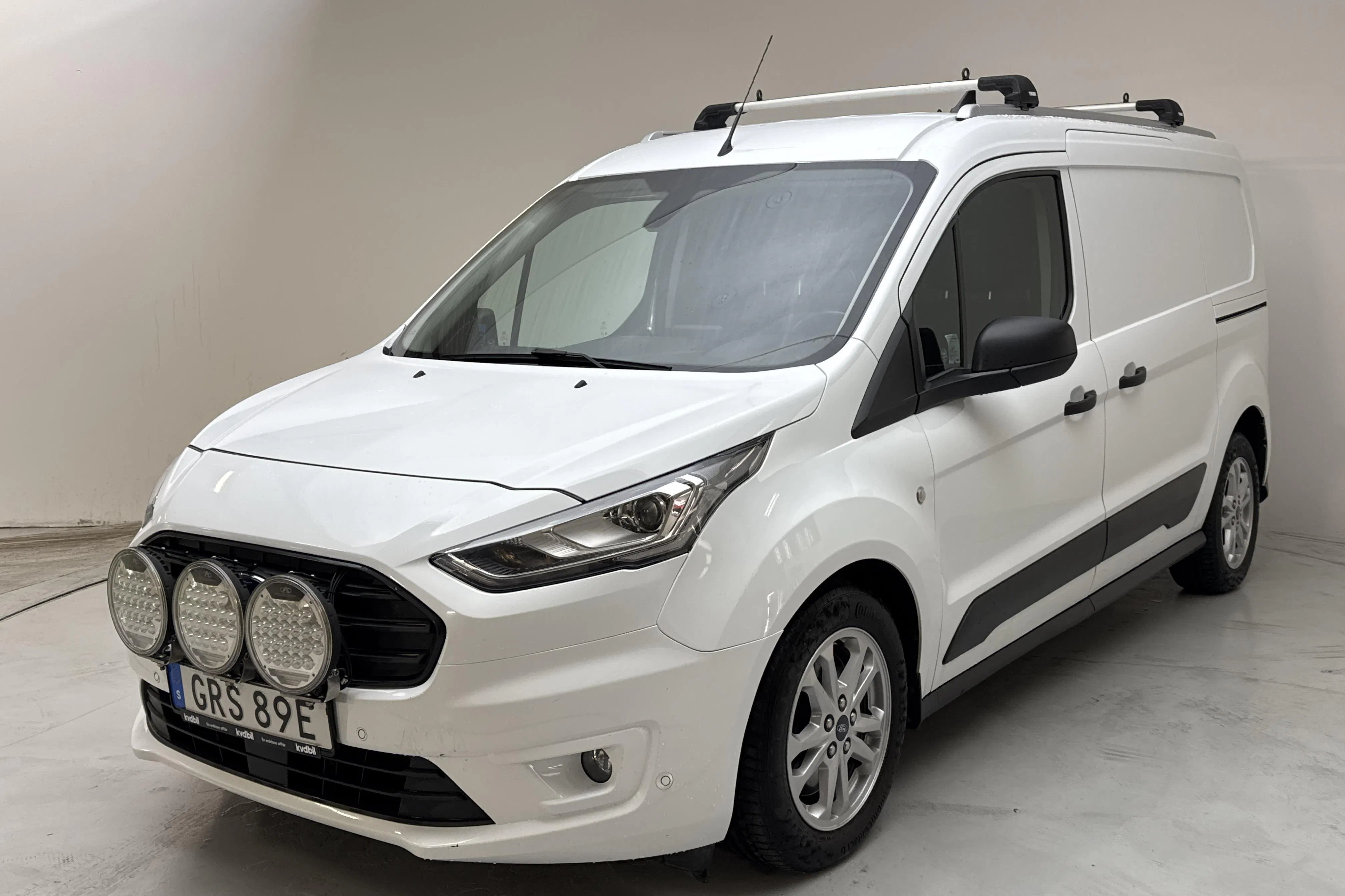 Presentationsfoto 1 av 13: Ford Transit Connect 1.5 TDCi (120hk) - 13 540 mil - Automat - vit - 2023