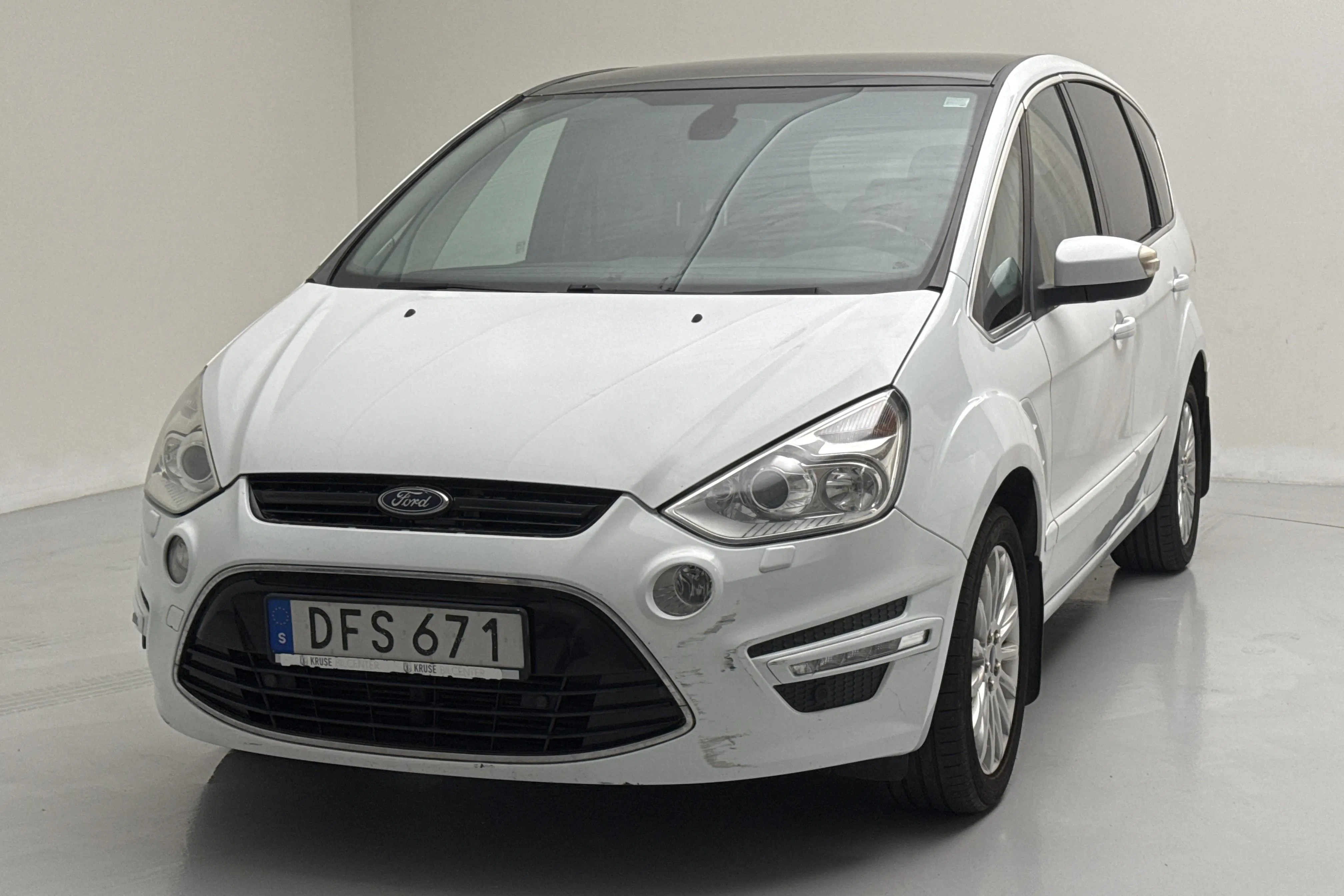 Presentation photo 1 of 15: Ford S-MAX 2.0 Duratorq TDCi (140hk) - 233 380 km - Manual - white - 2014