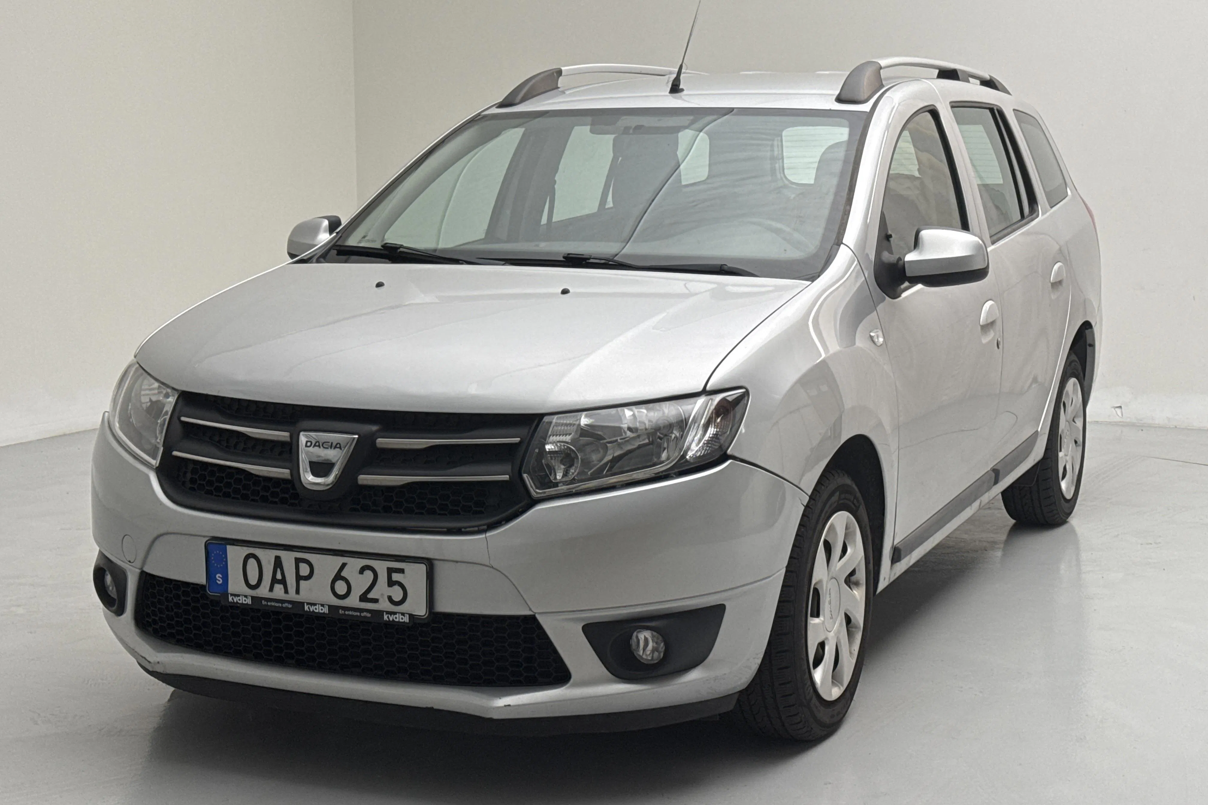 Presentation photo 1 of 11: Dacia Logan MCV 0.9 TCe (90hk) - 132 130 km - Automatic - silver - 2016