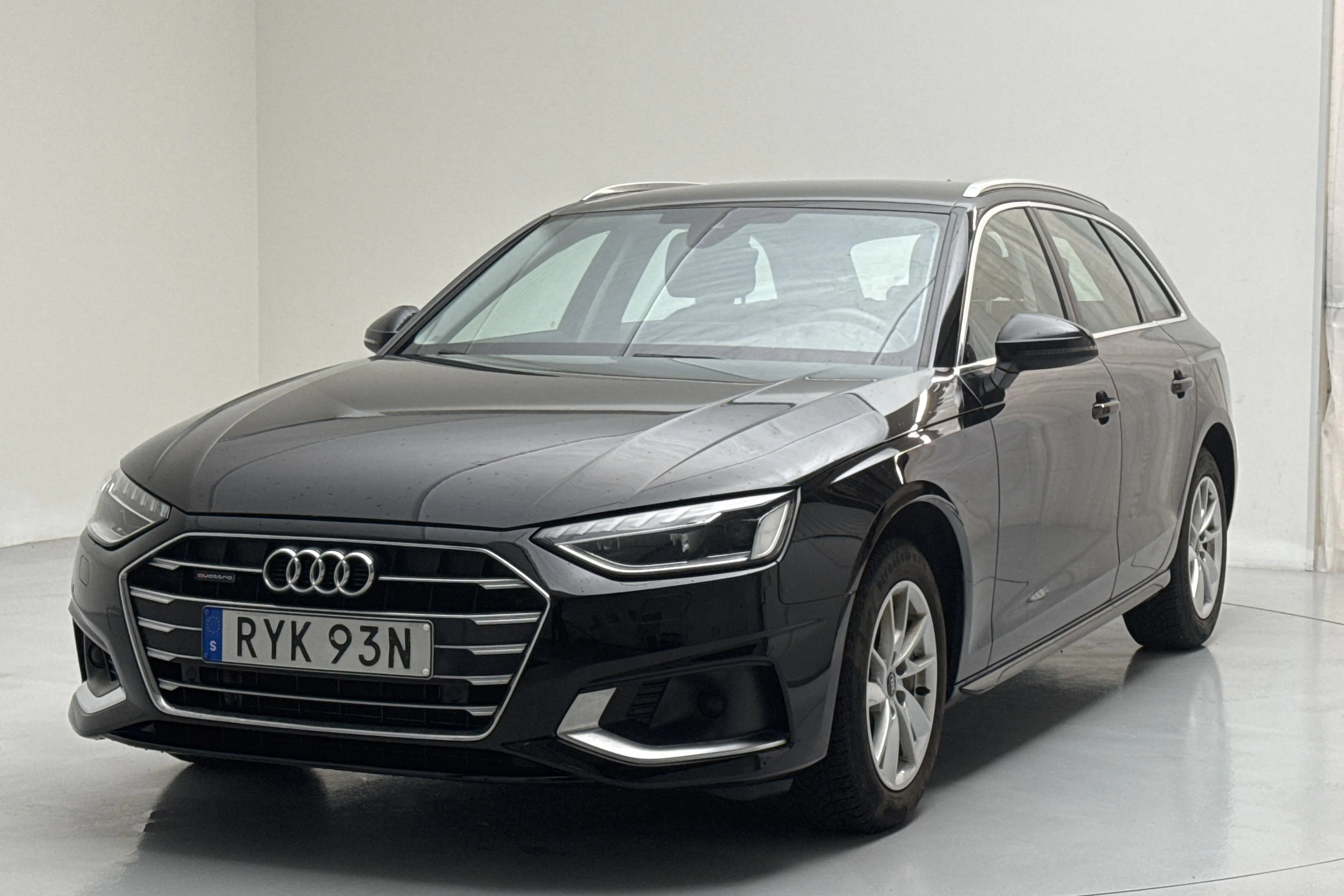 Presentationsfoto 1 av 14: Audi A4 Avant 40 TDI quattro (204hk) - 12 458 mil - Automat - svart - 2023