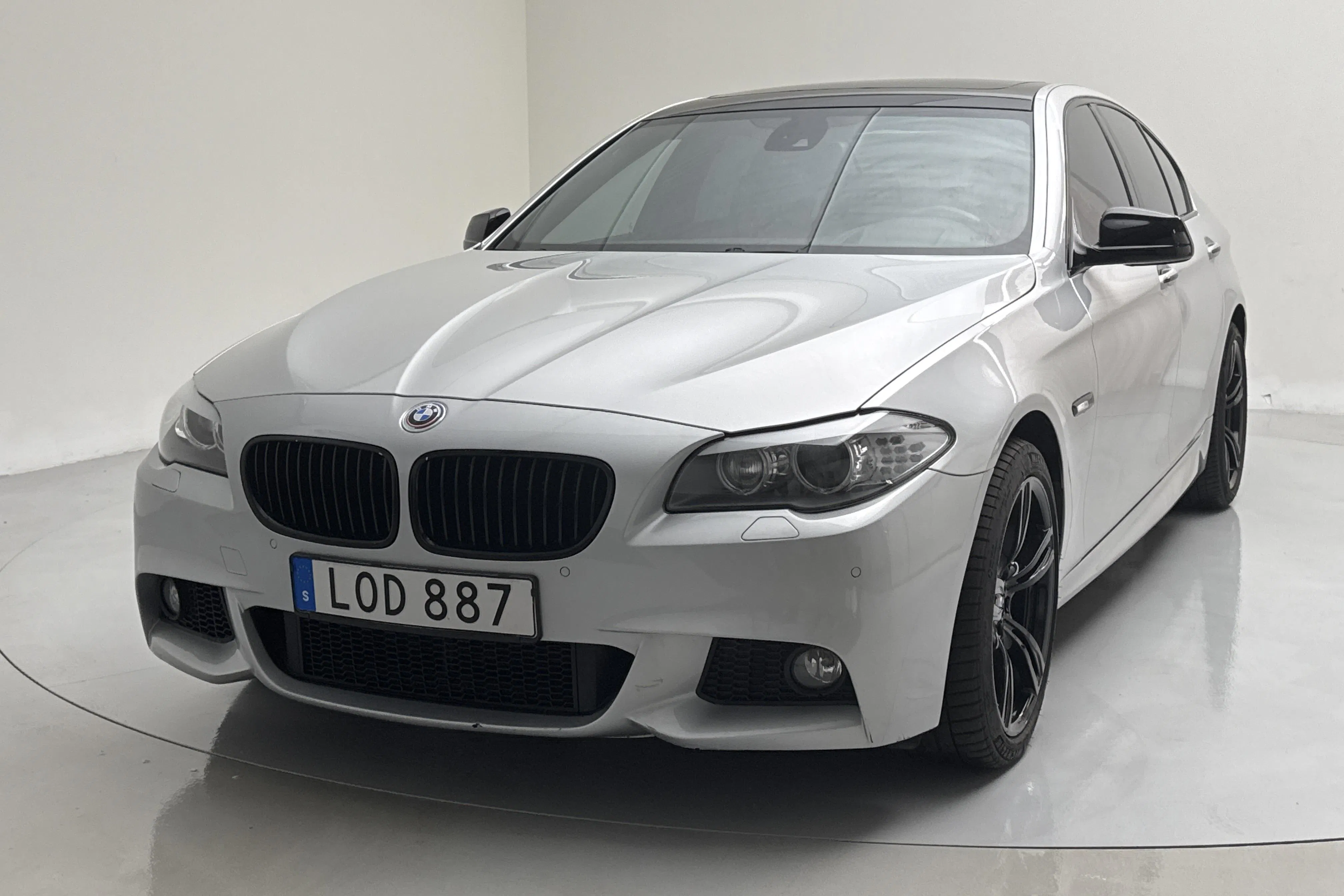 BMW 550i xDrive Sedan, F10 (408hk)
