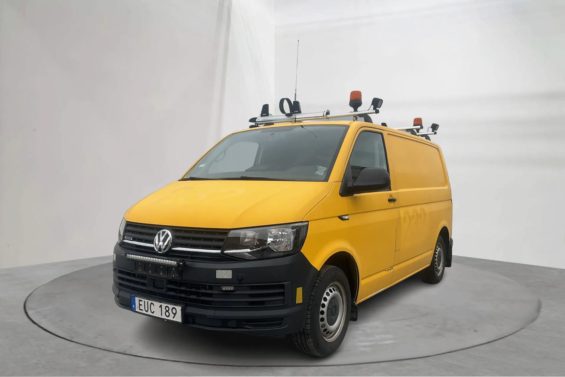 Presentationsfoto 1 av 19: VW Transporter T6 2.0 TDI BMT Skåp 4MOTION (150hk) - 3 610 mil - Automat - gul - 2017