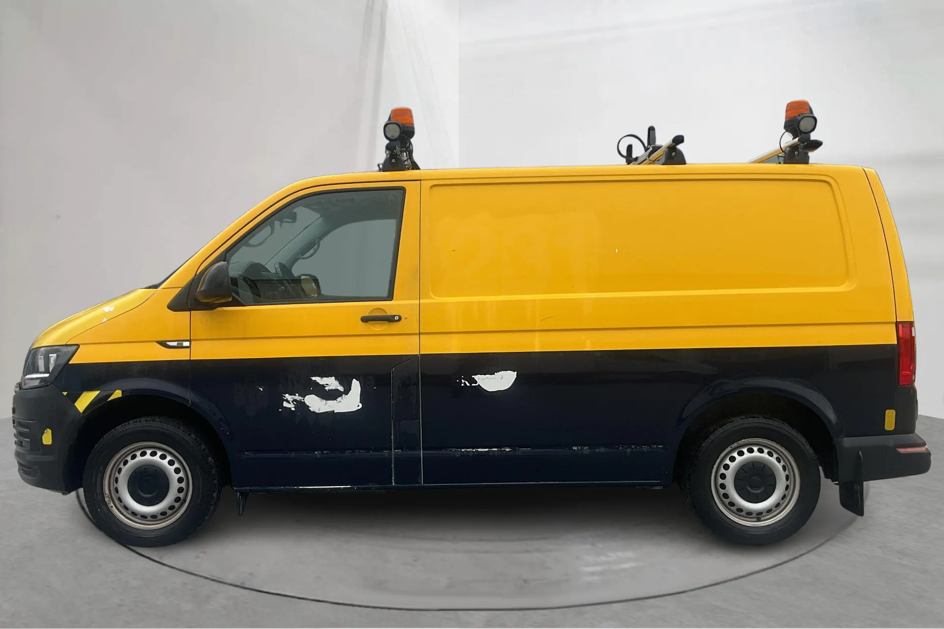 Presentationsfoto 2 av 20: VW Transporter T6 2.0 TDI BMT Skåp (150hk) - 1 850 mil - Automat - vit - 2017