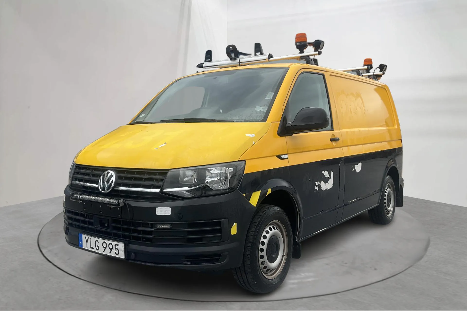 Presentationsfoto 1 av 20: VW Transporter T6 2.0 TDI BMT Skåp (150hk) - 1 850 mil - Automat - vit - 2017