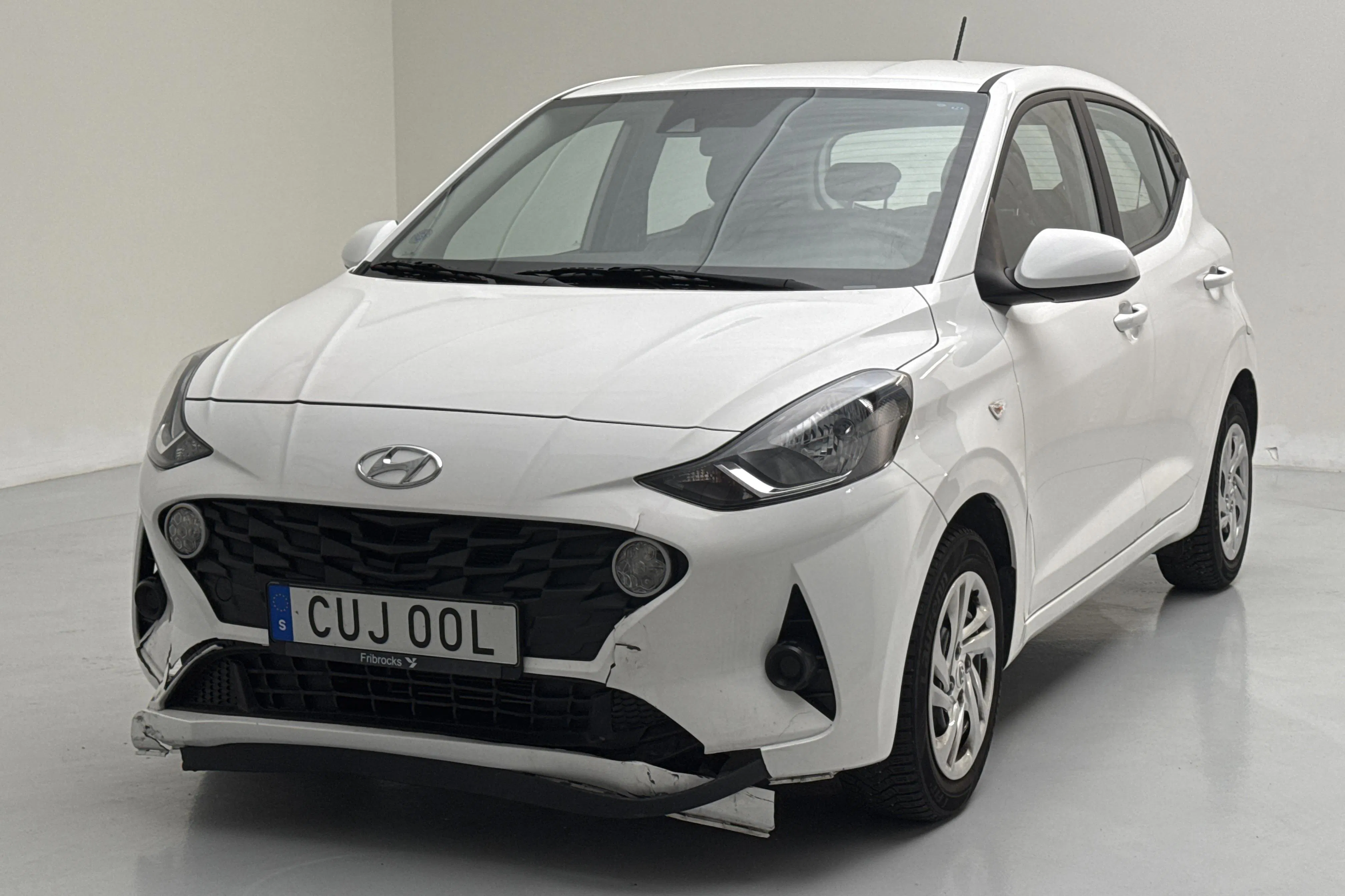 Presentation photo 1 of 11: Hyundai i10 1.0 MPi (67hk) - 48 380 km - Automatic - white - 2022