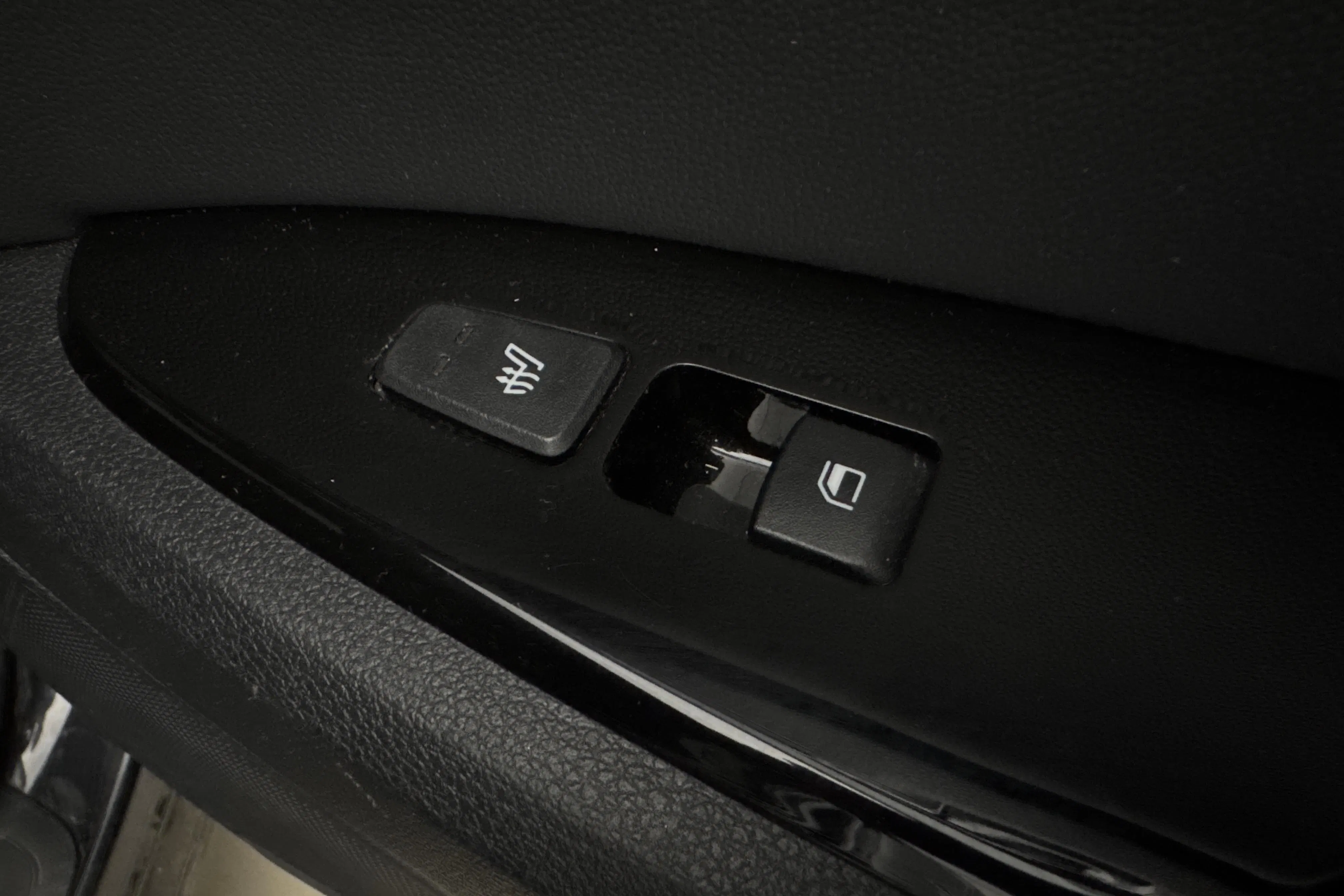 Presentation photo 18 of 18: KIA Sportage PHEV AWD (265hk) - 58 490 km - Automatic - black - 2023