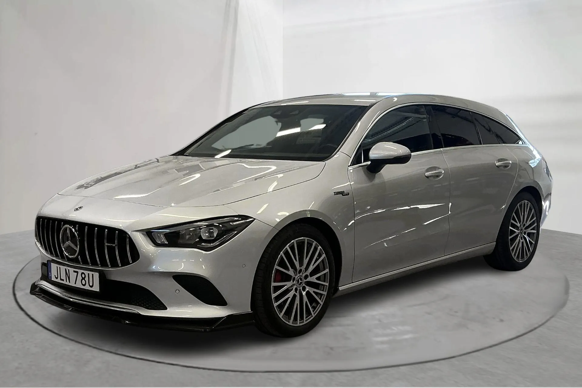 Presentation photo 1 of 15: Mercedes CLA 200 Shooting Brake X118 (163hk) - 101 310 km - Automatic - silver - 2021