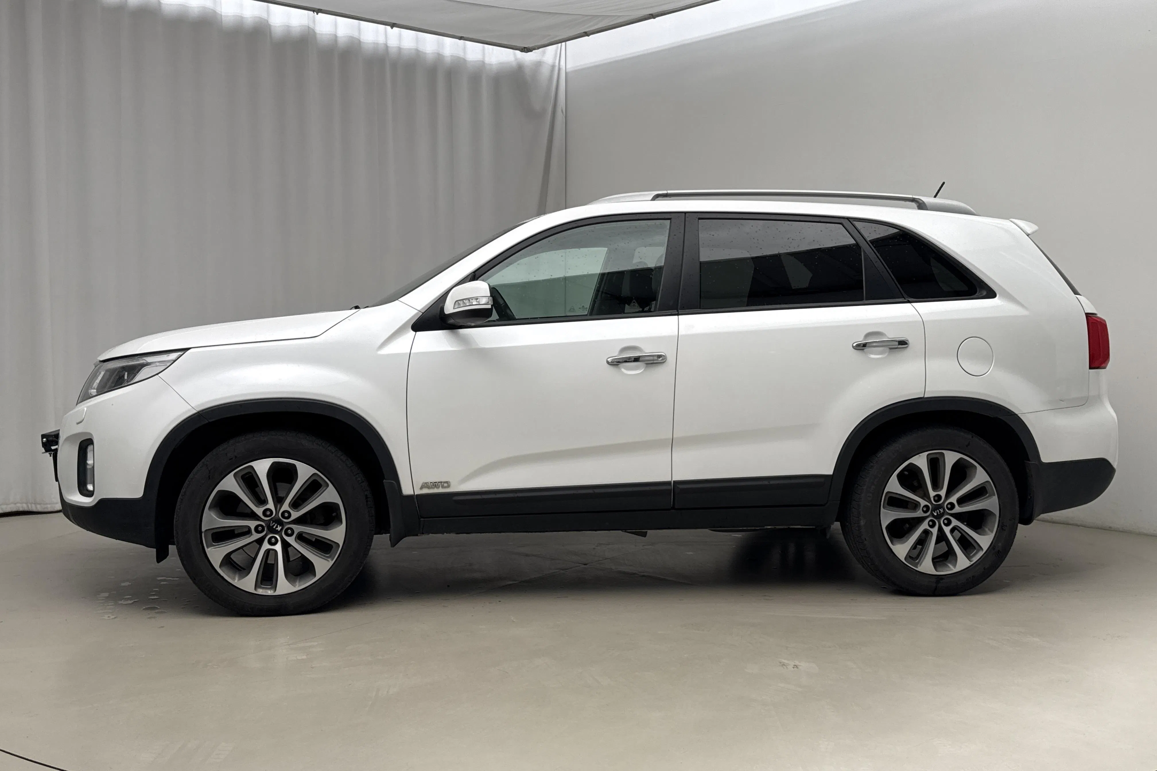 Presentation photo 2 of 16: KIA Sorento 2.2 CRDi (197hk) - 246 810 km - Automatic - white - 2014