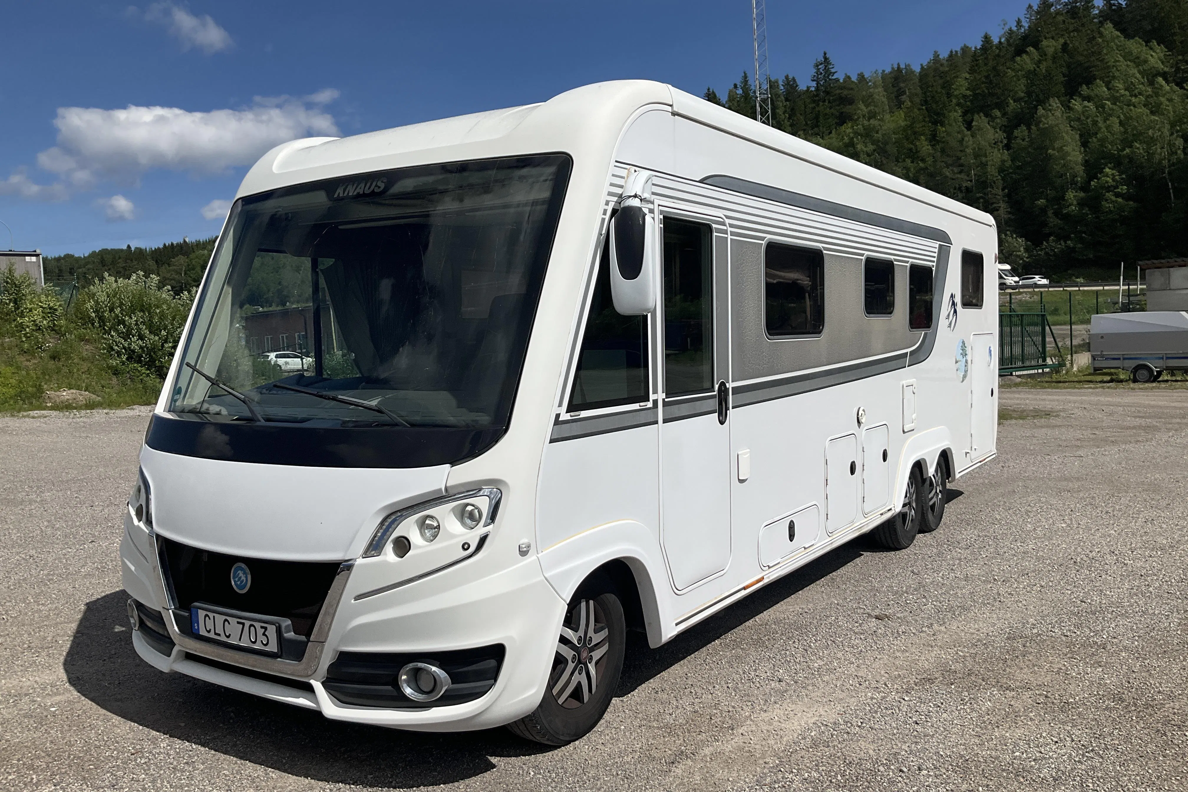 Presentation photo 1 of 27: FIAT KNAUS SUN I 900 Husbil - 122 340 km - Automatic - white - 2016