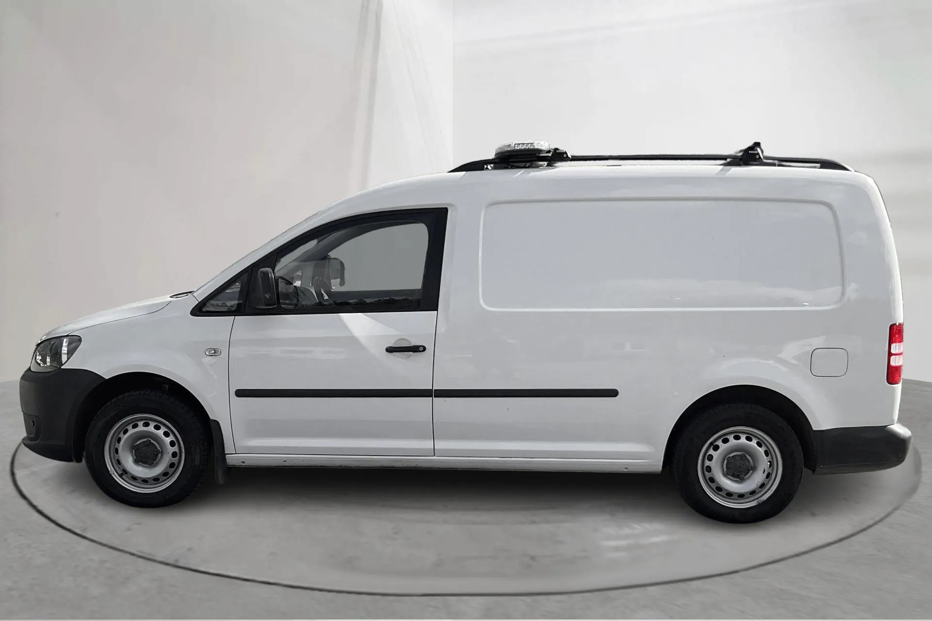 Presentationsfoto 2 av 11: VW Caddy 2.0 Ecofuel Maxi Skåp (109hk) - 5 329 mil - Manuell - vit - 2015