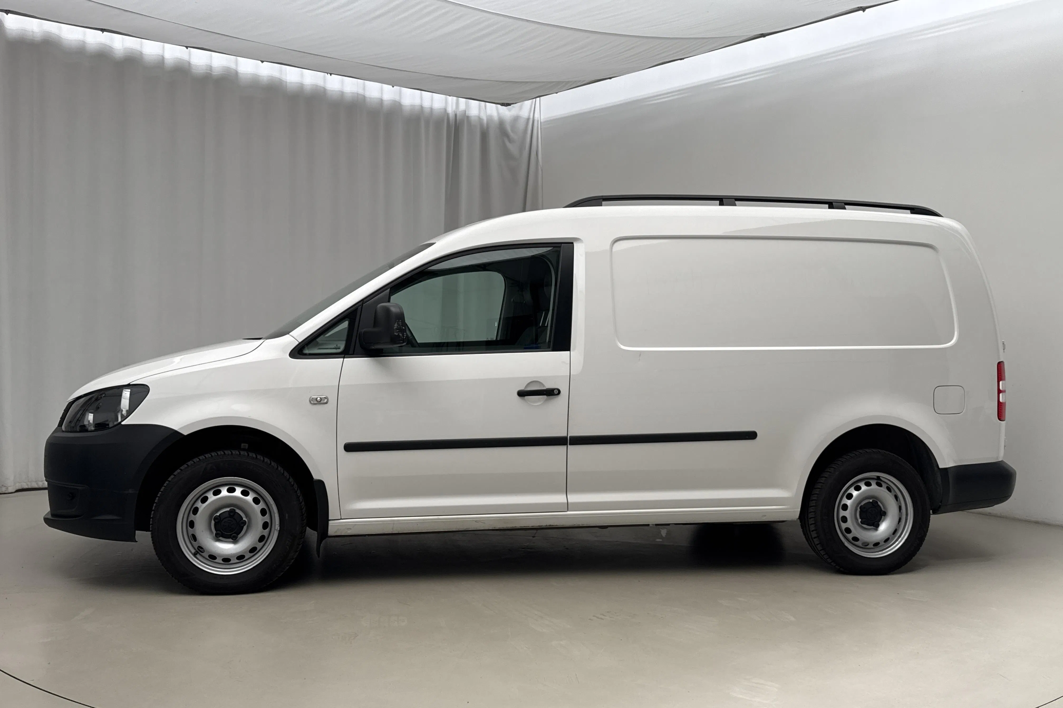 Presentation photo 2 of 18: VW Caddy 2.0 Ecofuel Maxi Skåp (109hk) - 35 860 km - Manual - white - 2015