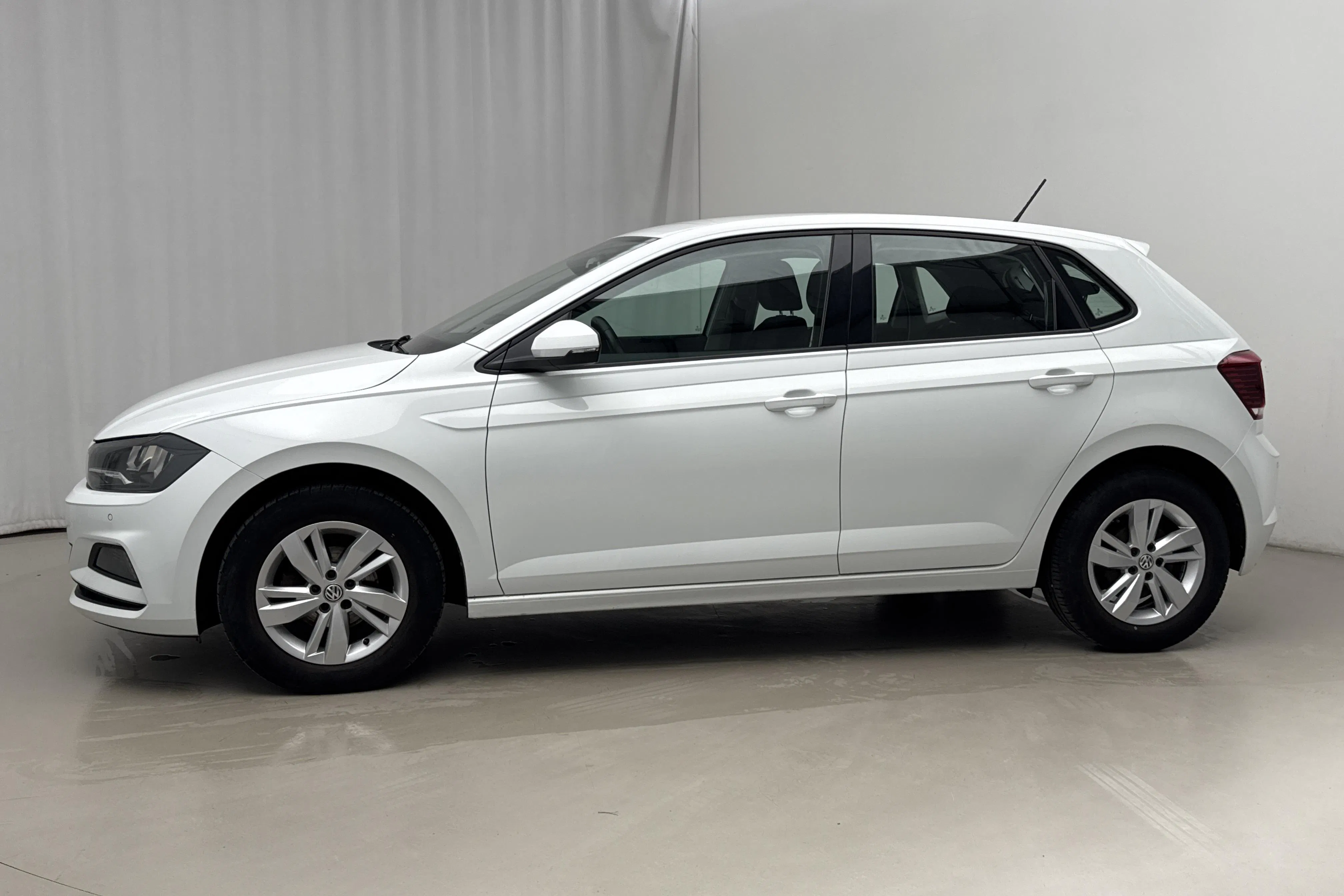 Presentation photo 2 of 15: VW Polo 1.0 TSI 5dr (95hk) - 92 550 km - Manual - white - 2020
