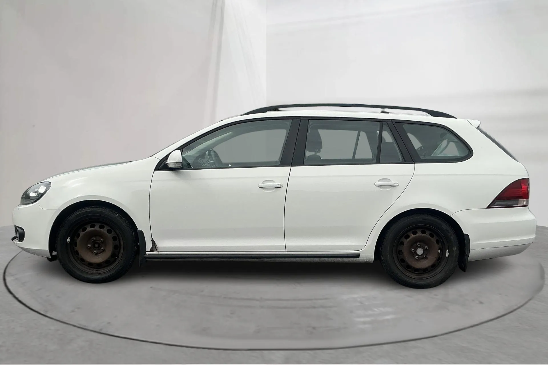Presentationsfoto 2 av 14: VW Golf VI 1.6 MultiFuel E85 Variant (102hk) - 8 087 mil - Manuell - vit - 2011