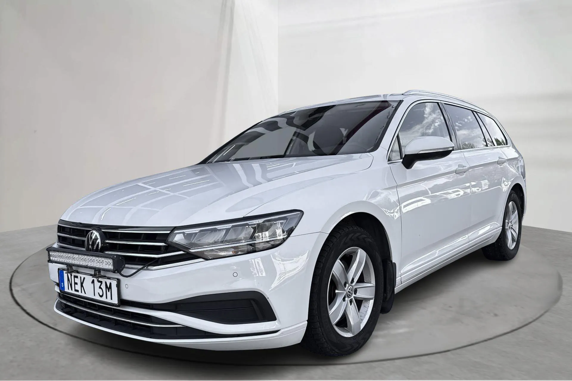 Presentation photo 1 of 16: VW Passat 2.0 TDI Sportscombi (150hk) - 193 360 km - Automatic - white - 2021