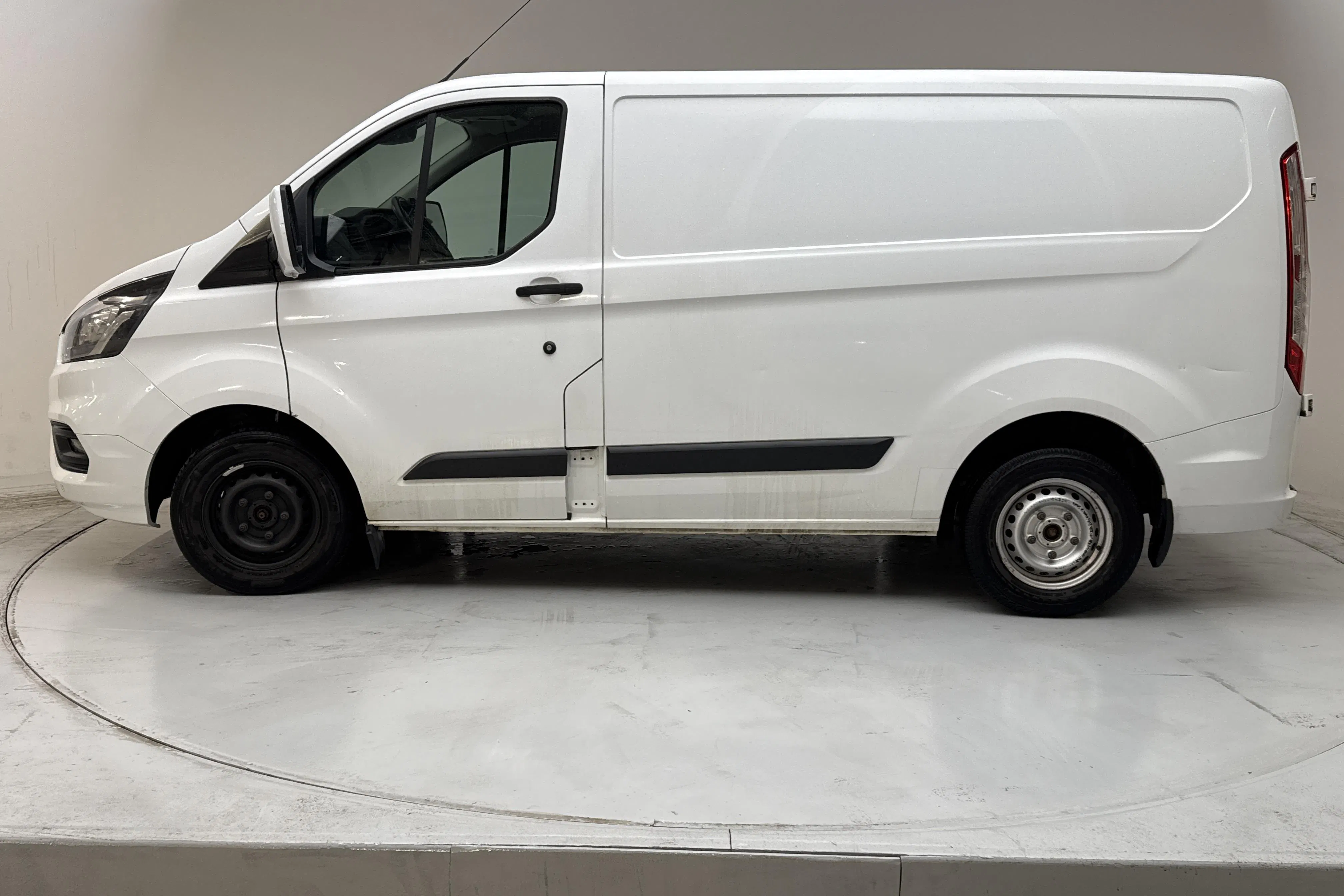 Presentationsfoto 2 av 12: Ford Transit Custom 280 (105hk) - 11 251 mil - Manuell - vit - 2018
