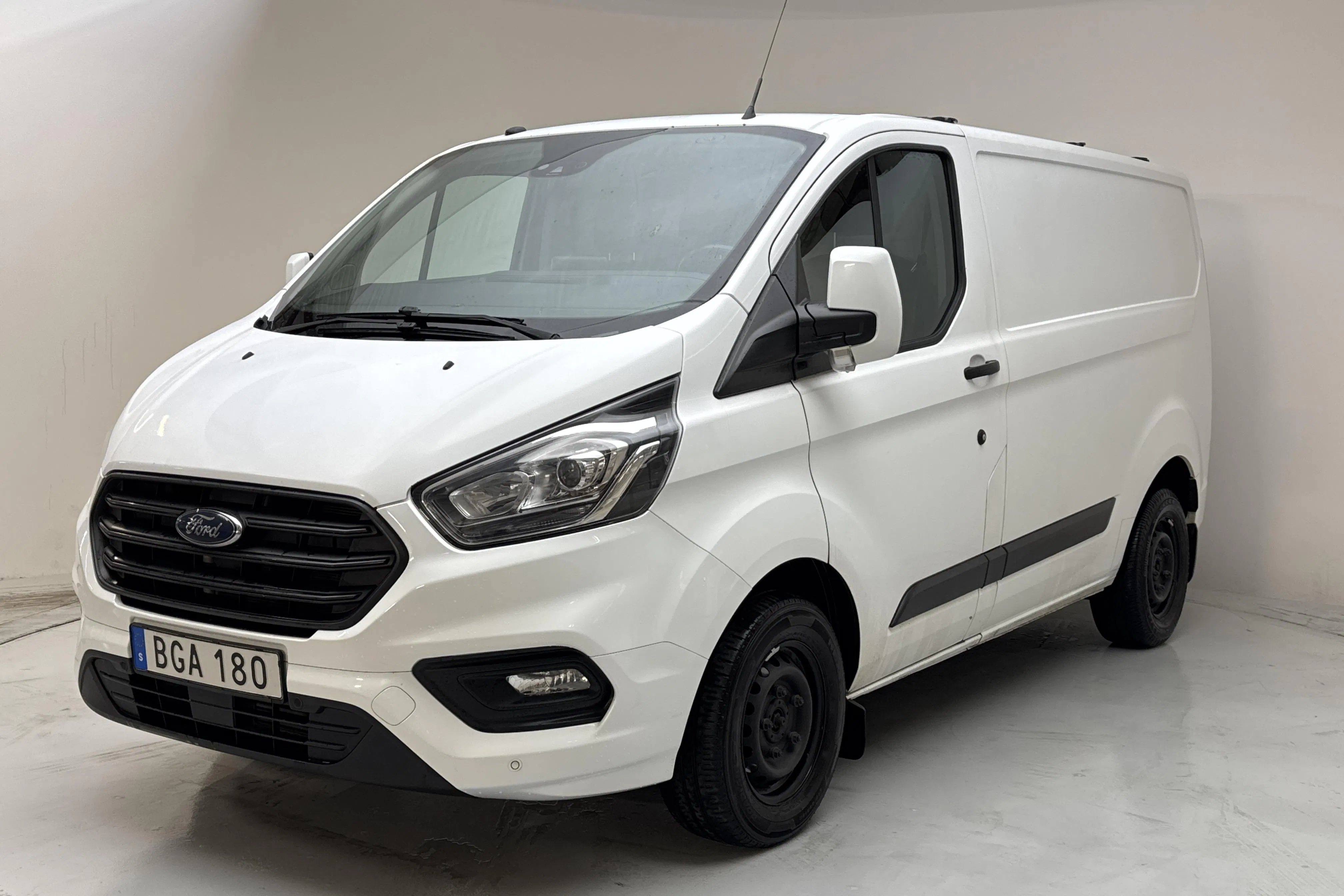 Presentationsfoto 1 av 14: Ford Transit Custom 280 (105hk) - 13 261 mil - Manuell - vit - 2018