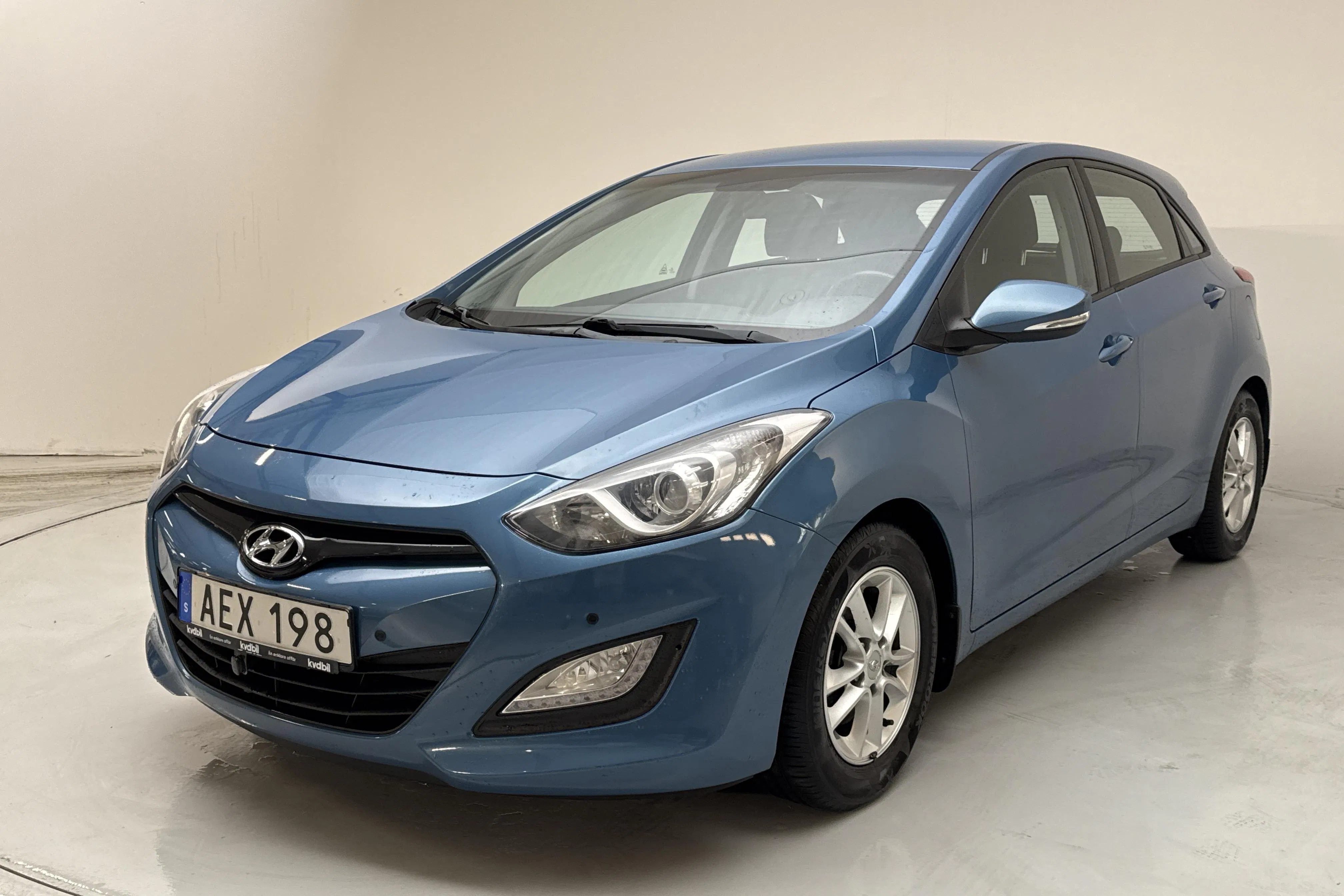 Presentationsfoto 1 av 12: Hyundai i30 1.6 GDI 5dr (135hk) - 5 596 mil - Automat - Light Blue - 2014