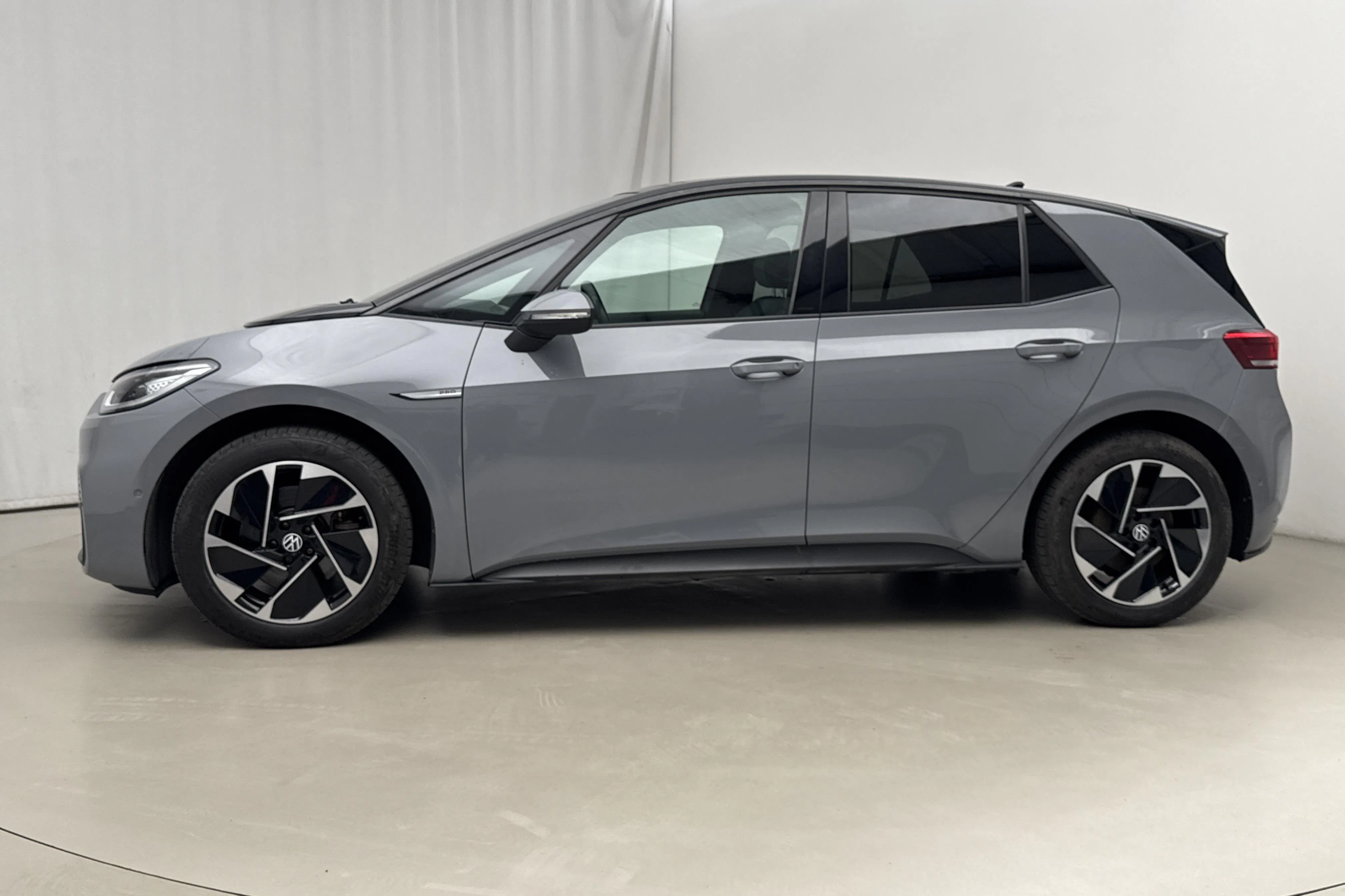 Presentationsfoto 2 av 22: VW ID.3 58kWh (204hk) - 5 158 mil - Automat - grå - 2023
