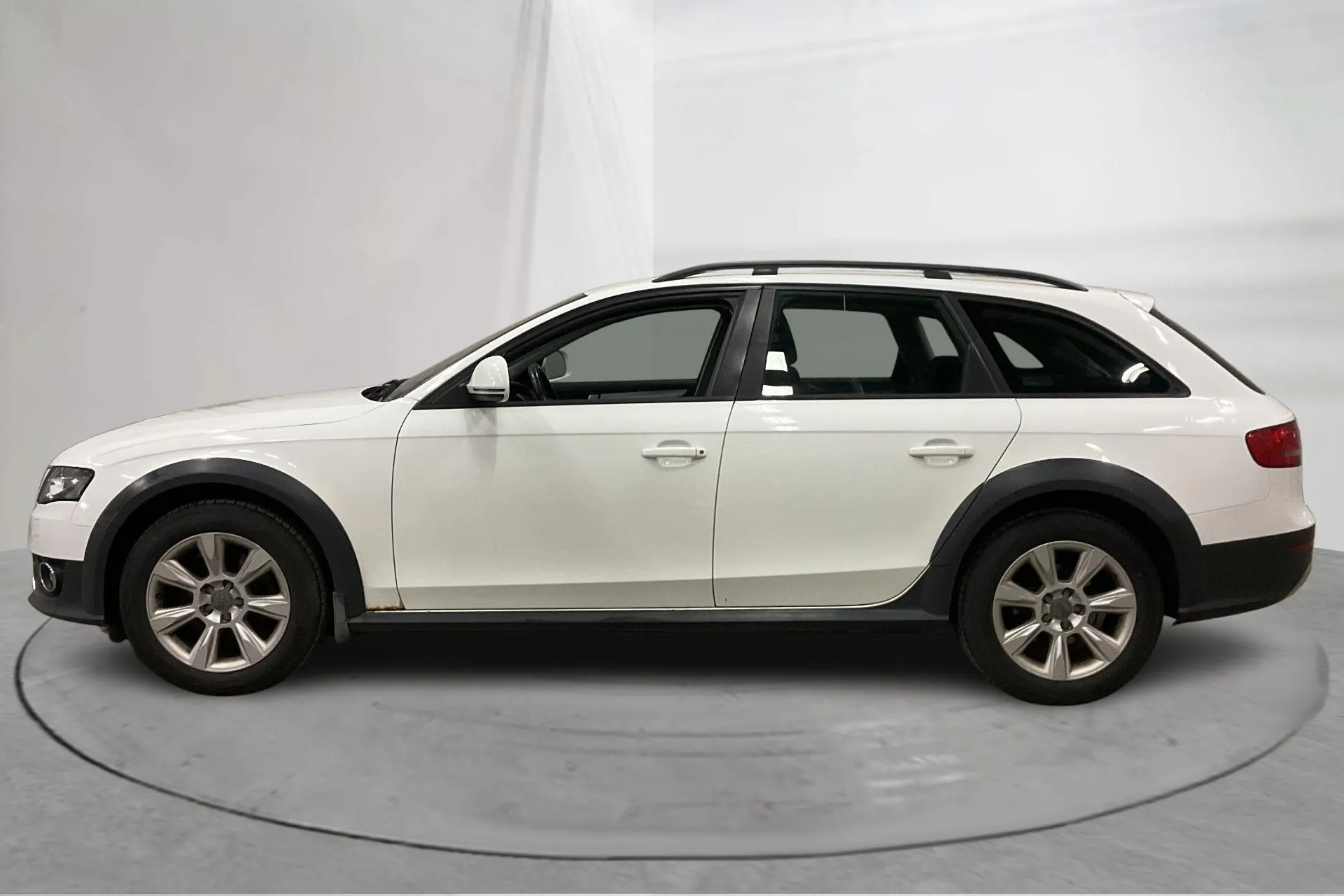 Presentation photo 2 of 15: Audi A4 Allroad 2.0 TDI Avant quattro (170hk) - 248 520 km - Manual - white - 2011