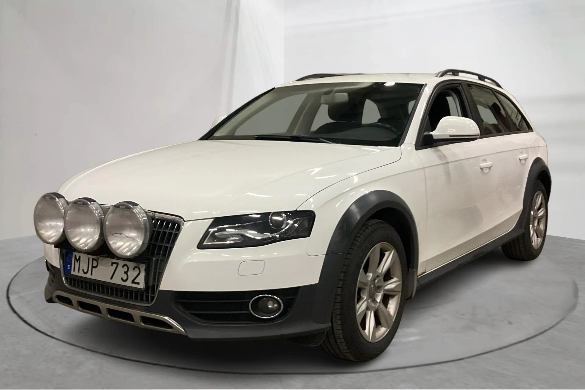 Presentation photo 1 of 15: Audi A4 Allroad 2.0 TDI Avant quattro (170hk) - 248 520 km - Manual - white - 2011