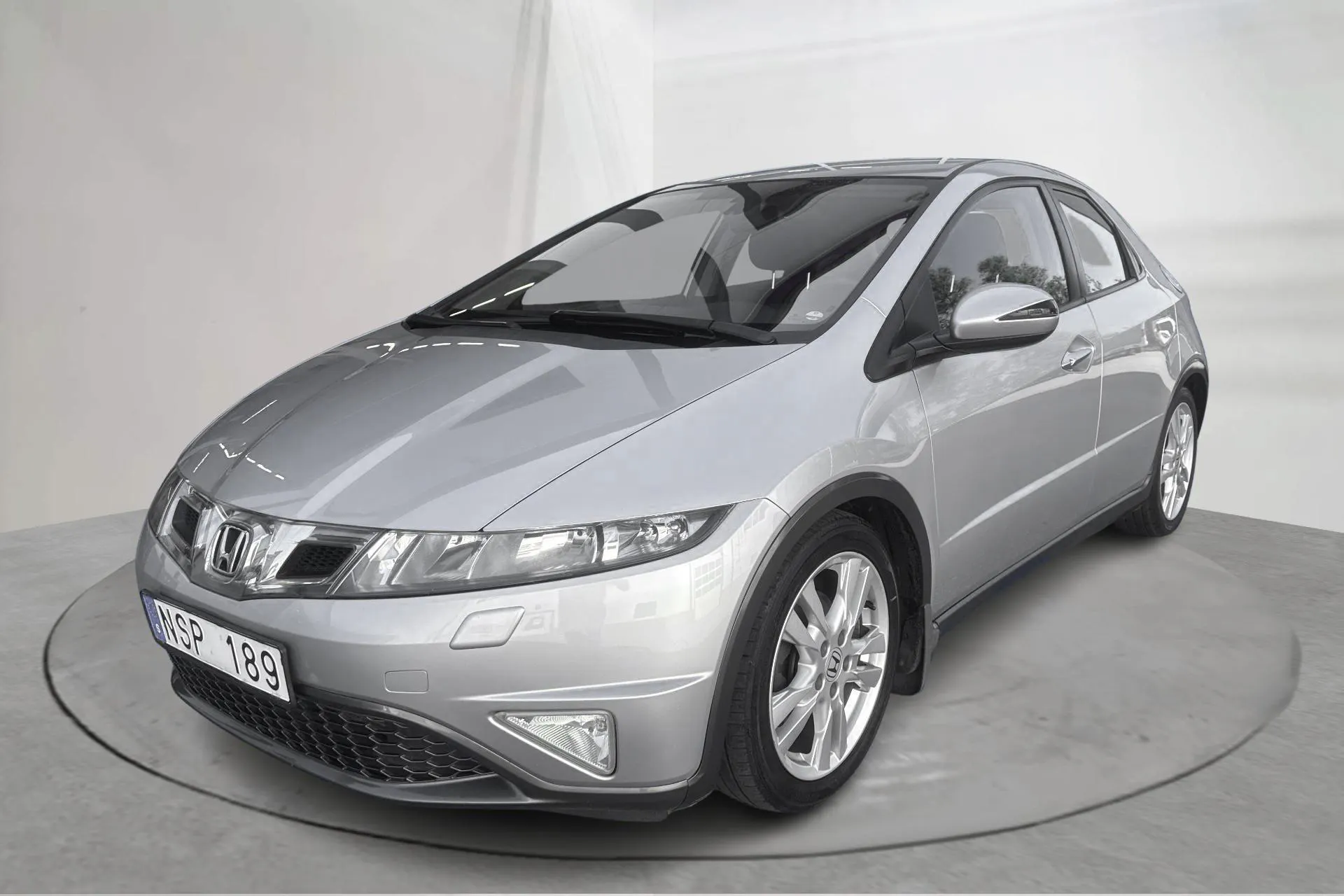 Presentation photo 1 of 13: Honda Civic 1.8 5dr (140hk) - 150 140 km - Manual - silver - 2010