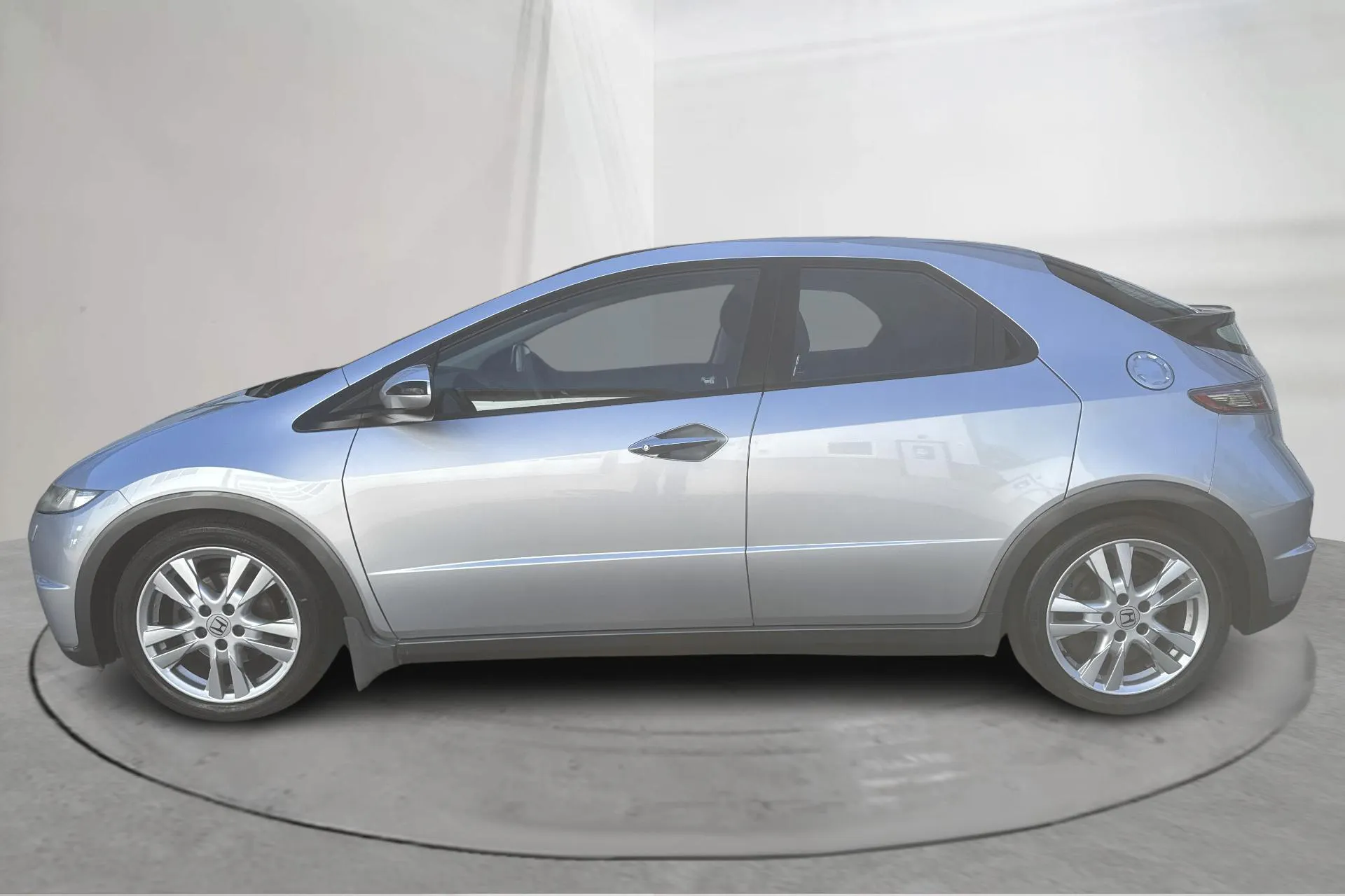 Presentation photo 2 of 13: Honda Civic 1.8 5dr (140hk) - 150 140 km - Manual - silver - 2010