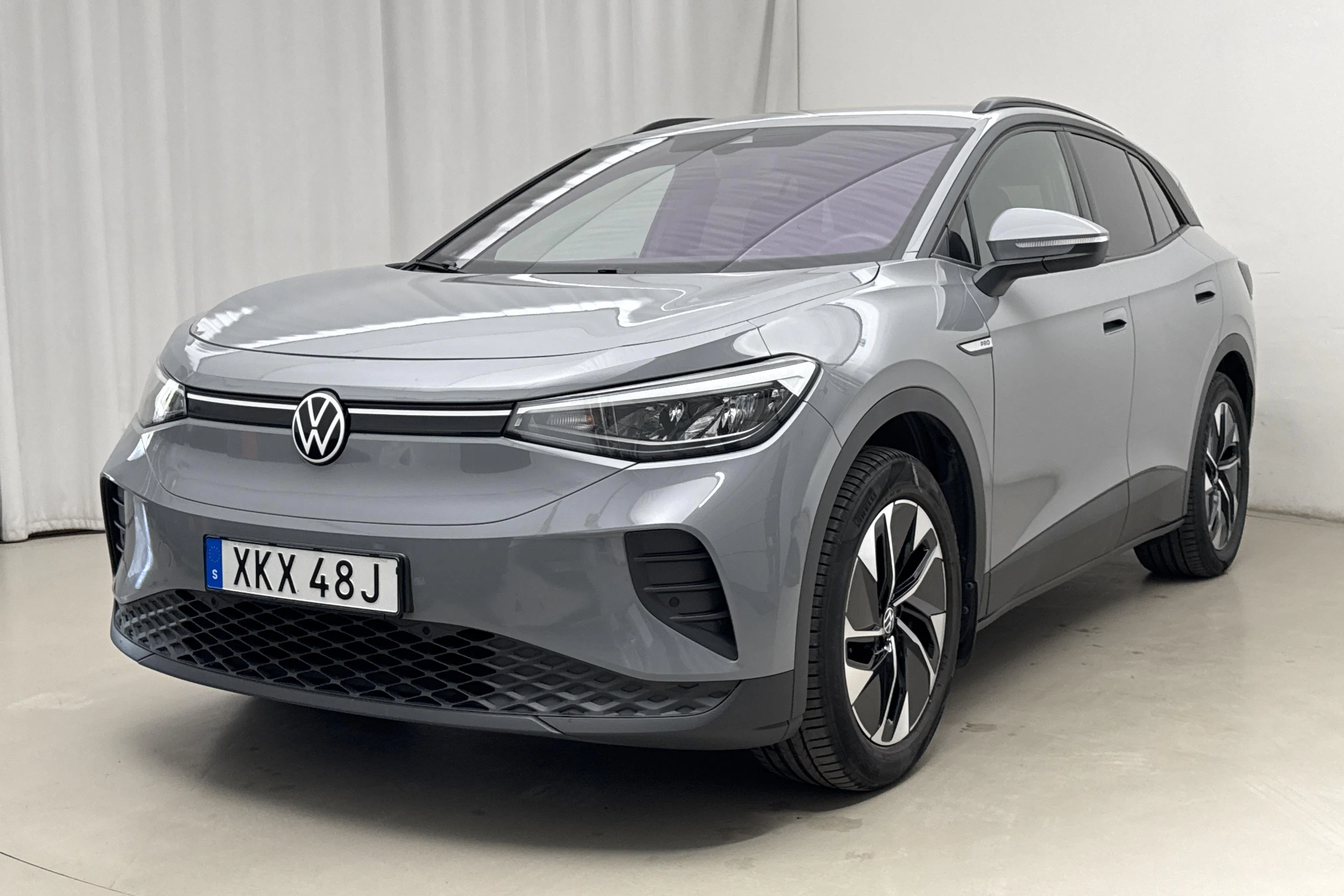 Presentationsfoto 1 av 21: VW ID.4 77kWh (204hk) - 5 963 mil - Automat - grå - 2023