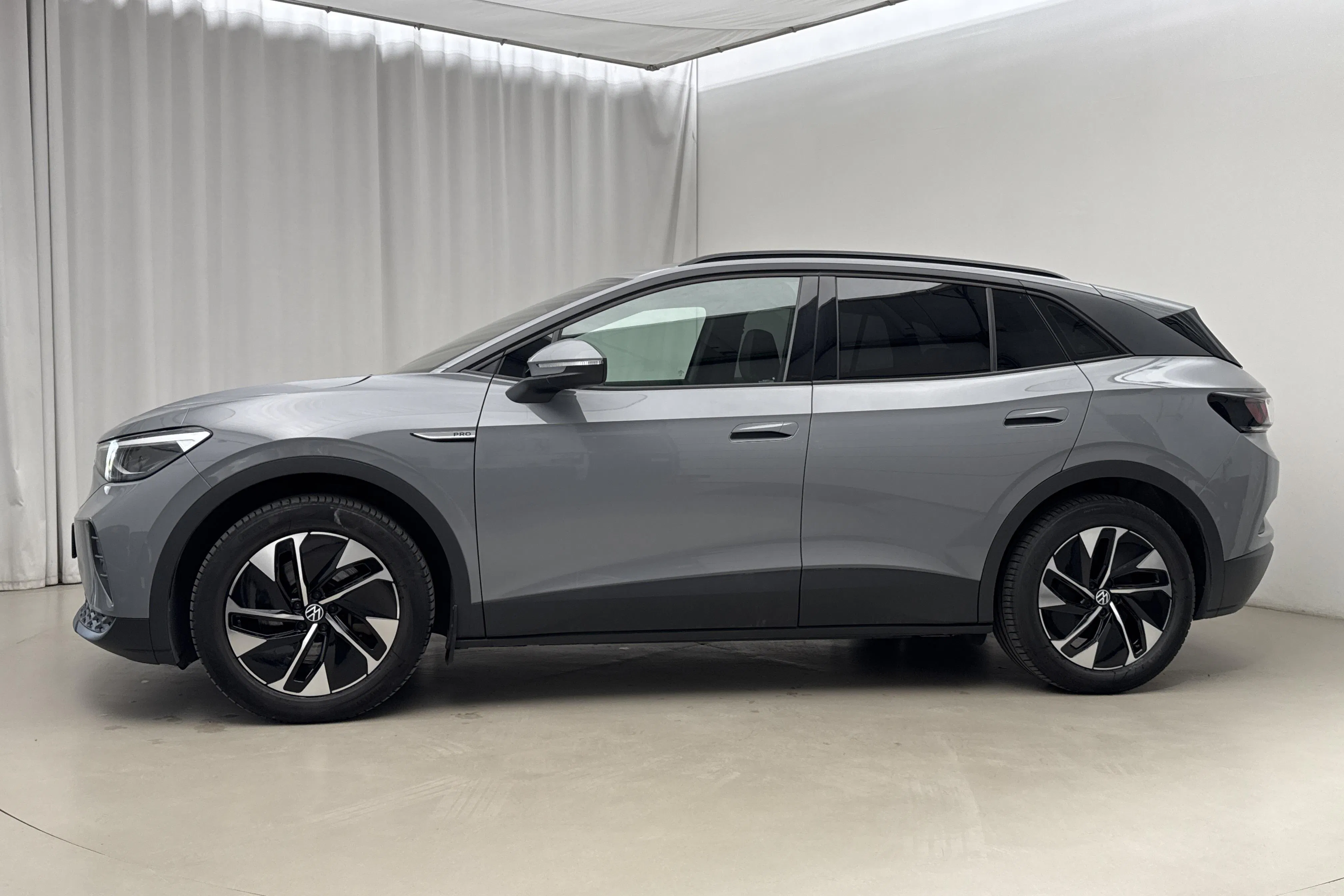 Presentationsfoto 2 av 21: VW ID.4 77kWh (204hk) - 5 963 mil - Automat - grå - 2023