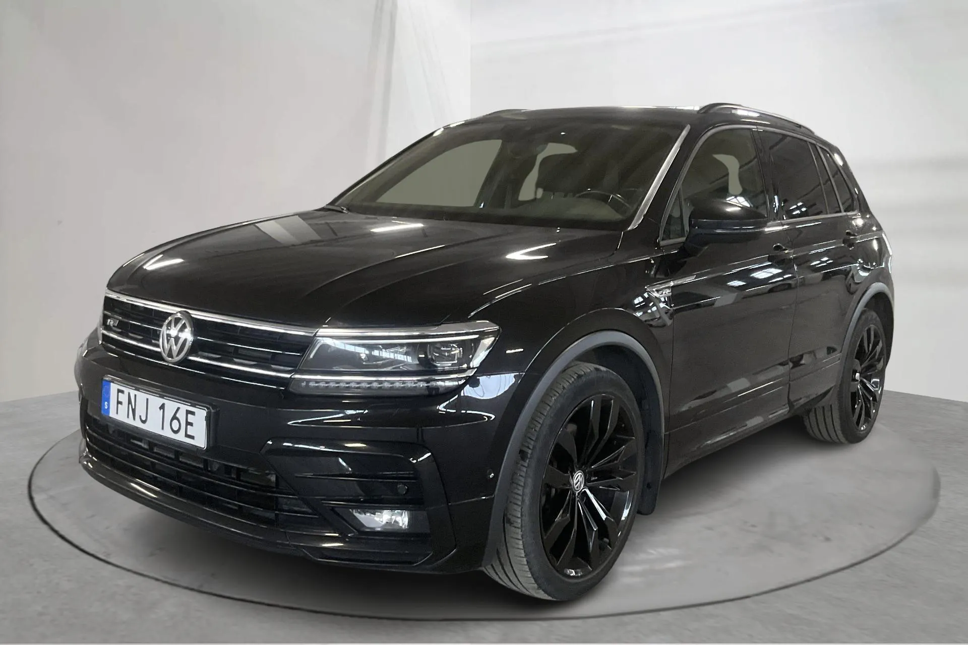 Presentation photo 1 of 17: VW Tiguan 2.0 TDI 4MOTION (190hk) - 92 790 km - Automatic - black - 2020