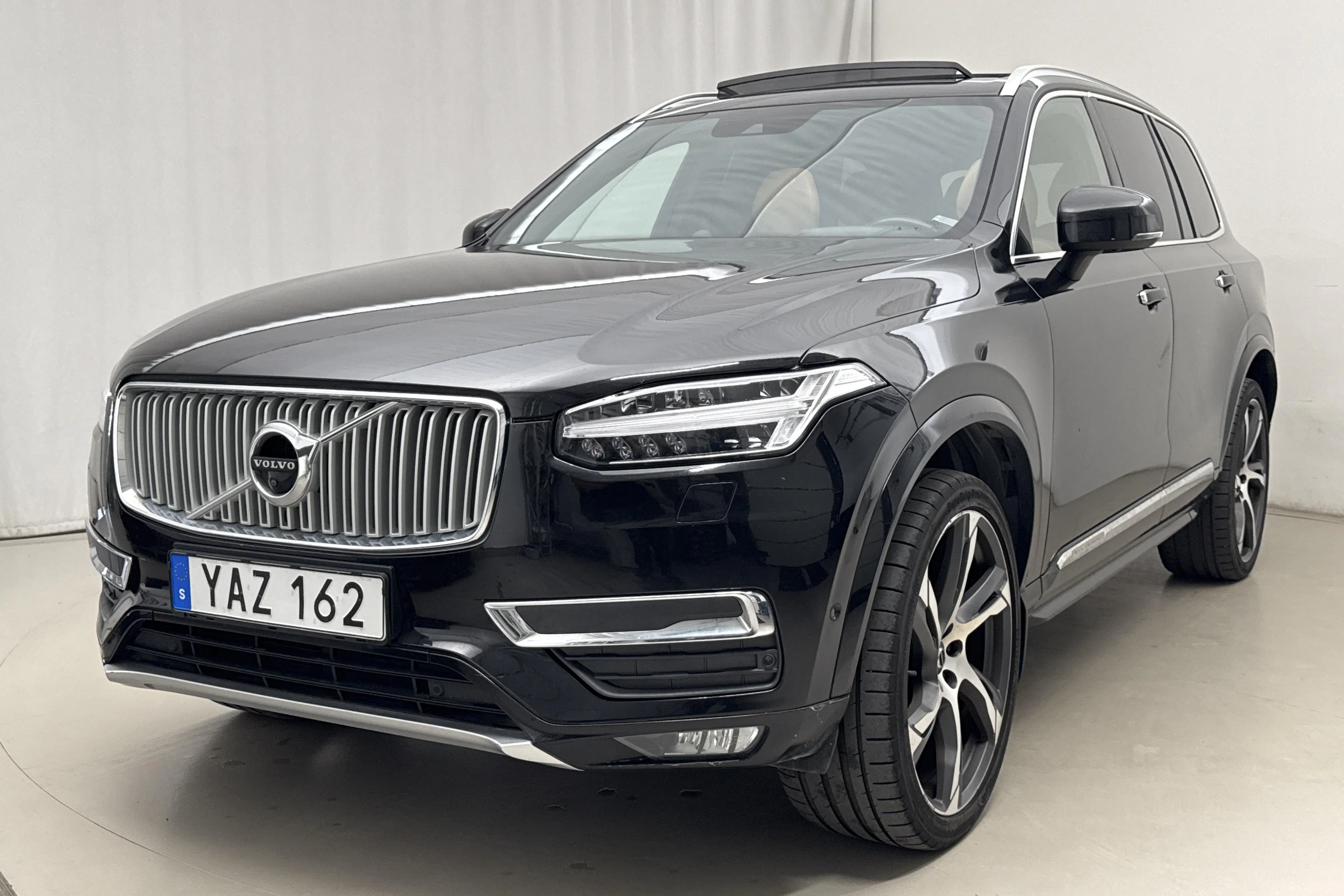Presentation photo 1 of 27: Volvo XC90 D5 AWD (225hk) - 145 200 km - Automatic - black - 2016