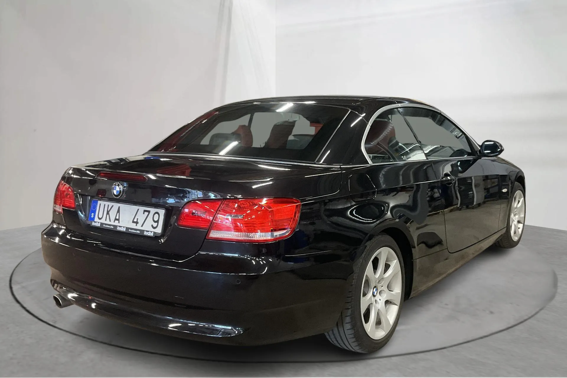 Presentation photo 15 of 15: BMW 320i Cabriolet, E93 (170hk) - 18 260 km - Manual - black - 2008