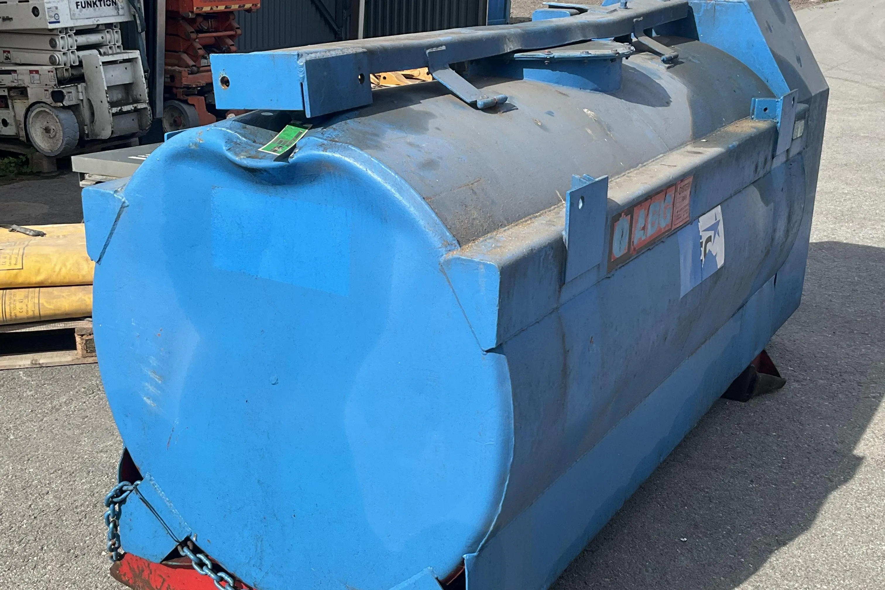 Presentationsfoto 2 av 11: Farmartank 1500 liter - 0 km