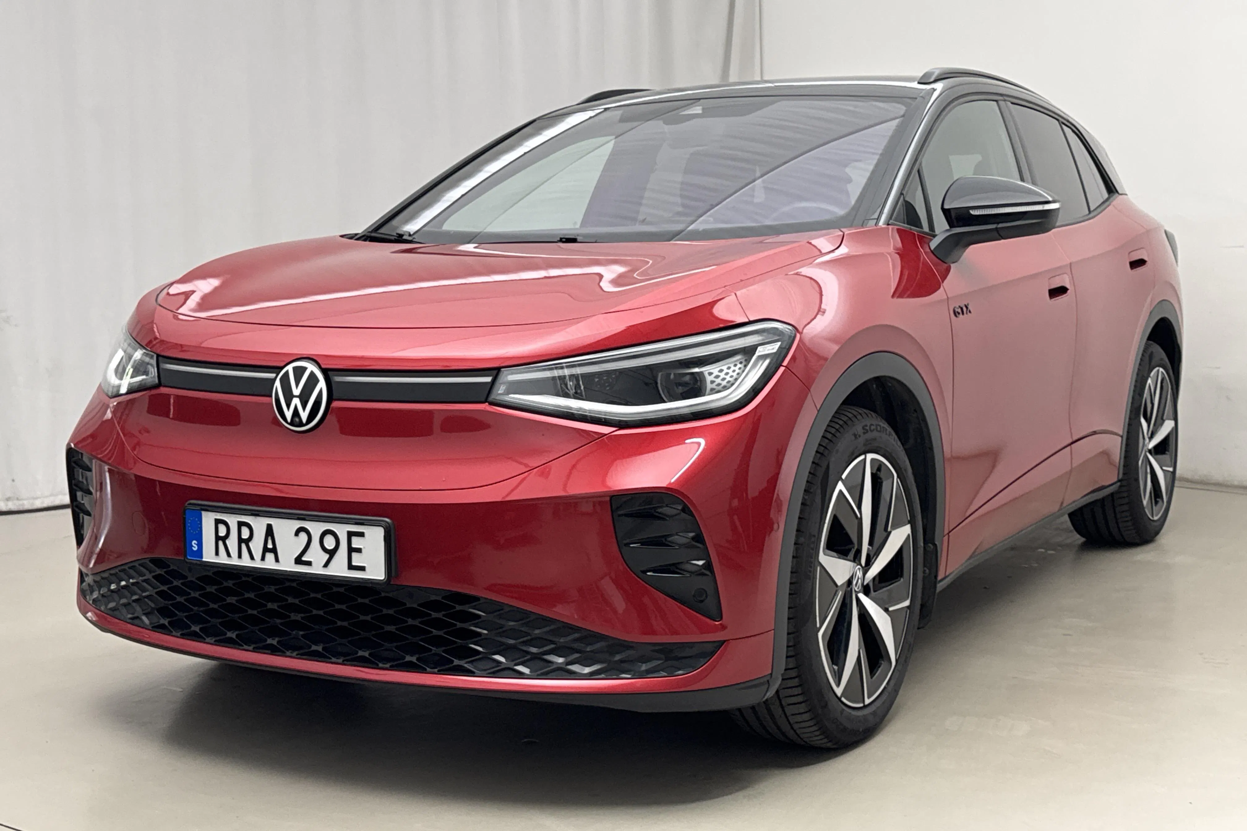 Presentationsfoto 1 av 22: VW ID.4 GTX 77kWh AWD (299hk) - 6 804 mil - Automat - Mörkröd - 2023