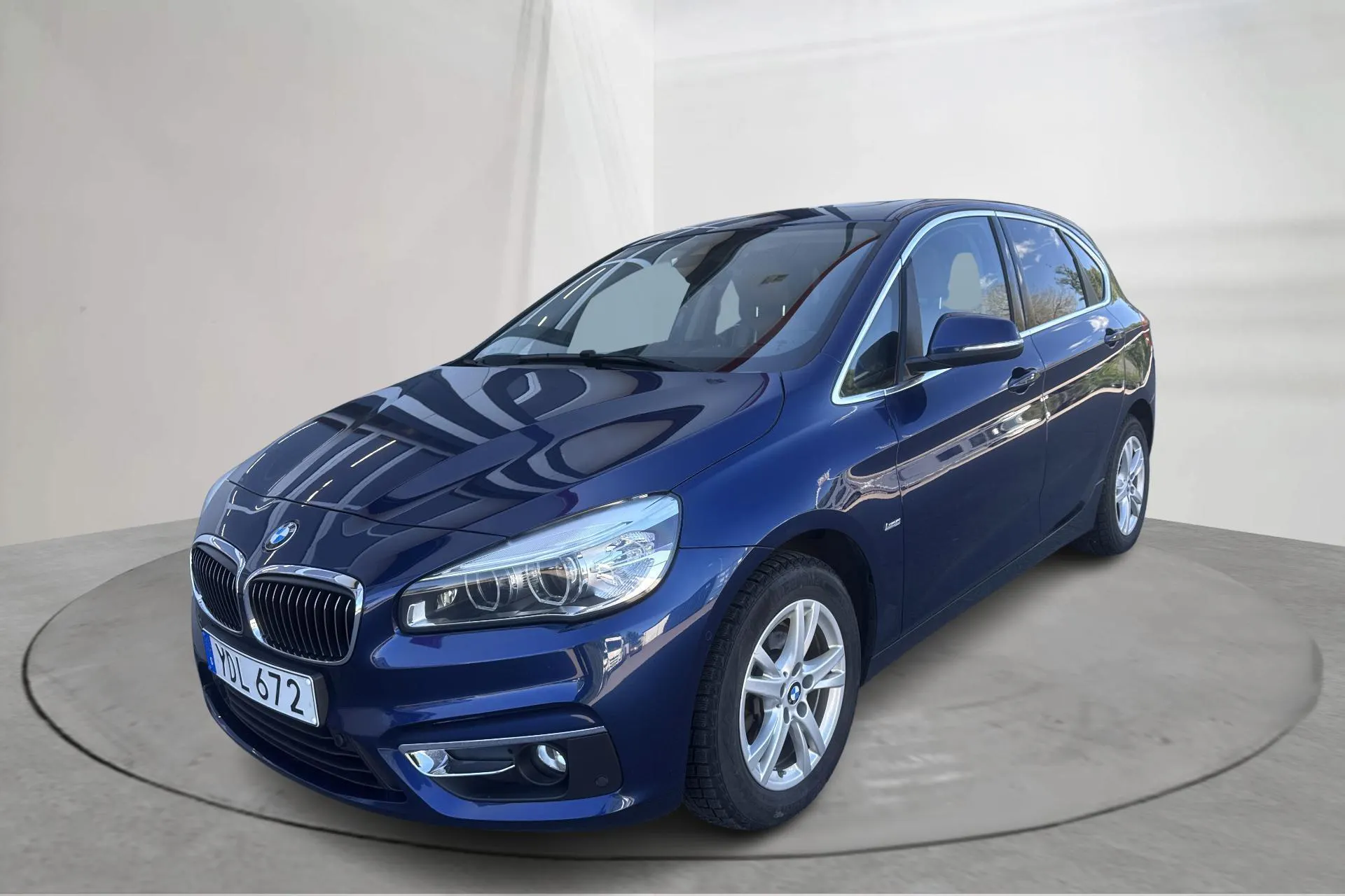 Presentation photo 1 of 17: BMW 218d xDrive Active Tourer, F45 (150hk) - 71 700 km - Manual - blue - 2016