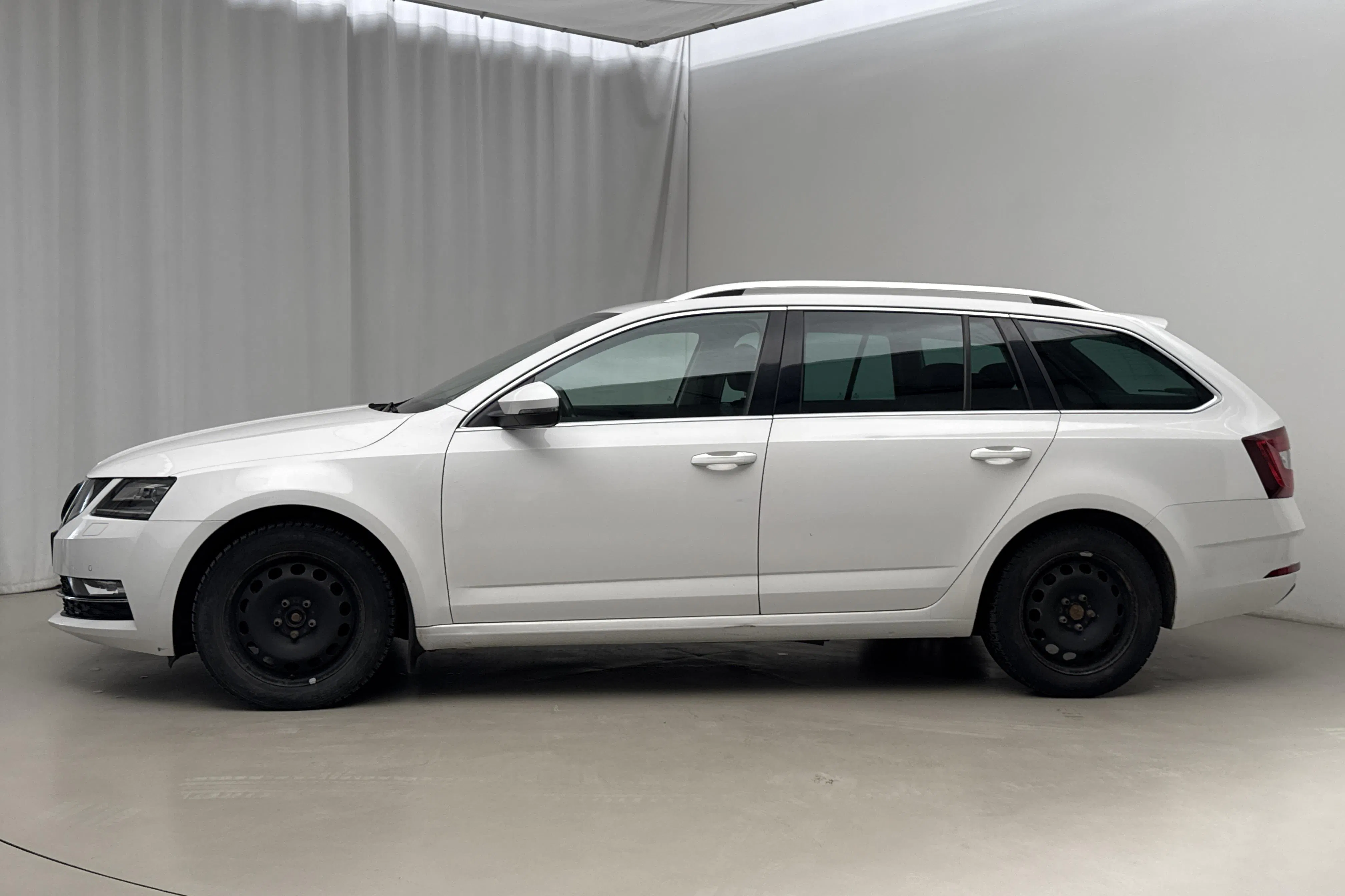 Presentationsfoto 2 av 17: Skoda Octavia III 1.5 TSI G-TEC Combi (130hk) - 11 276 mil - Automat - vit - 2020