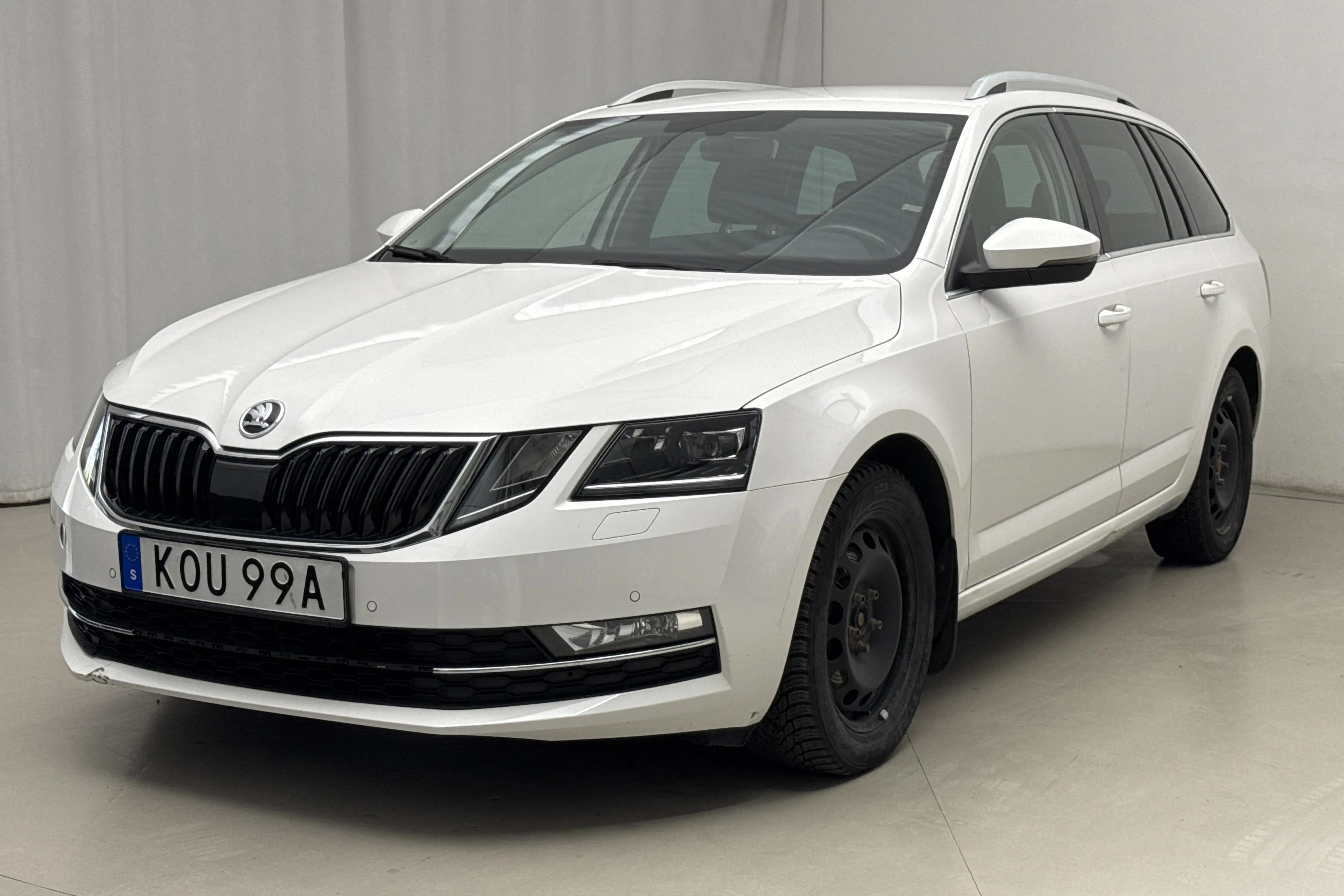 Presentationsfoto 1 av 17: Skoda Octavia III 1.5 TSI G-TEC Combi (130hk) - 11 276 mil - Automat - vit - 2020