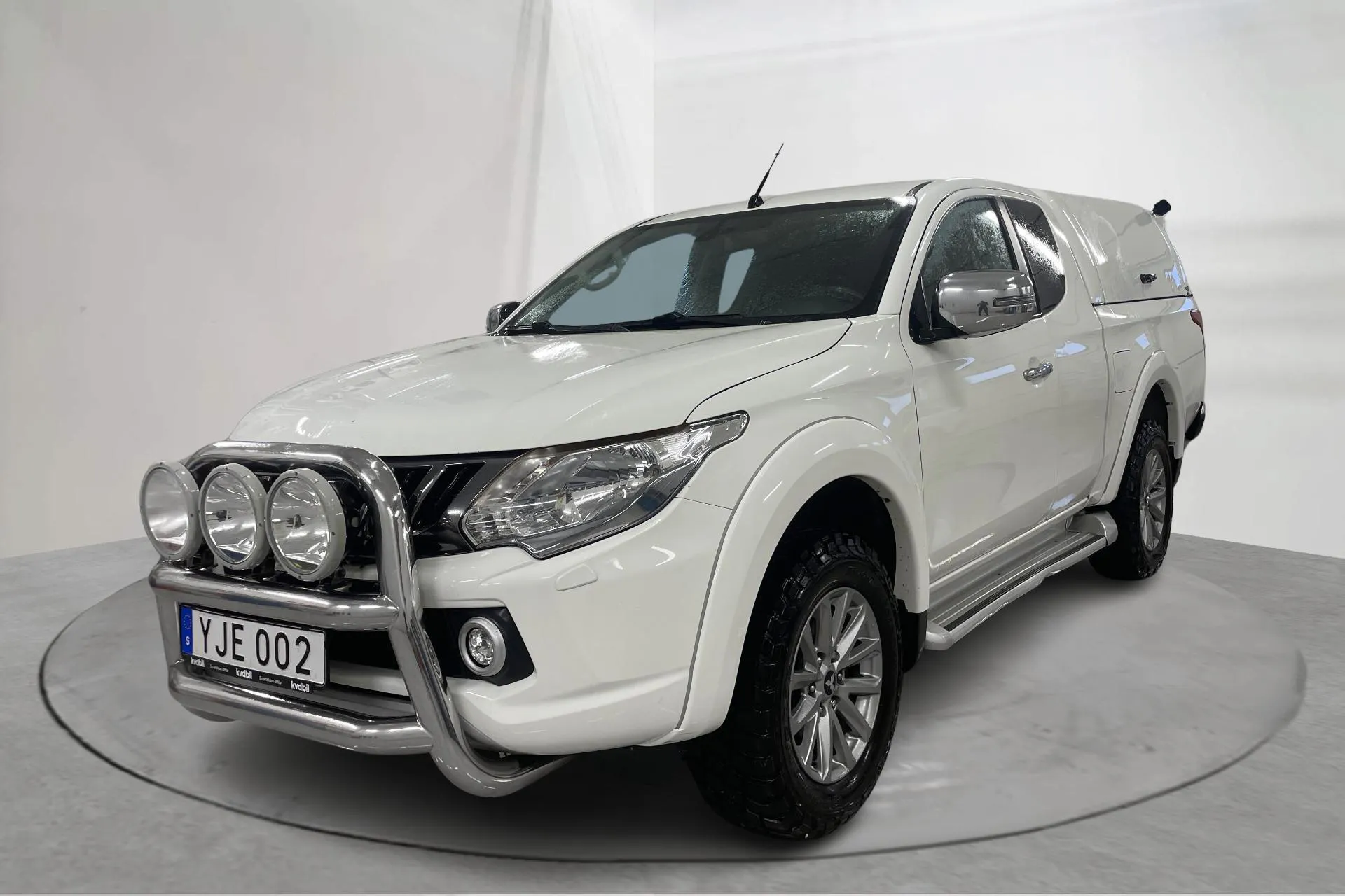 Presentation photo 1 of 14: Mitsubishi L200 2.4 DI-D (181hk) - 120 270 km - Manual - white - 2017