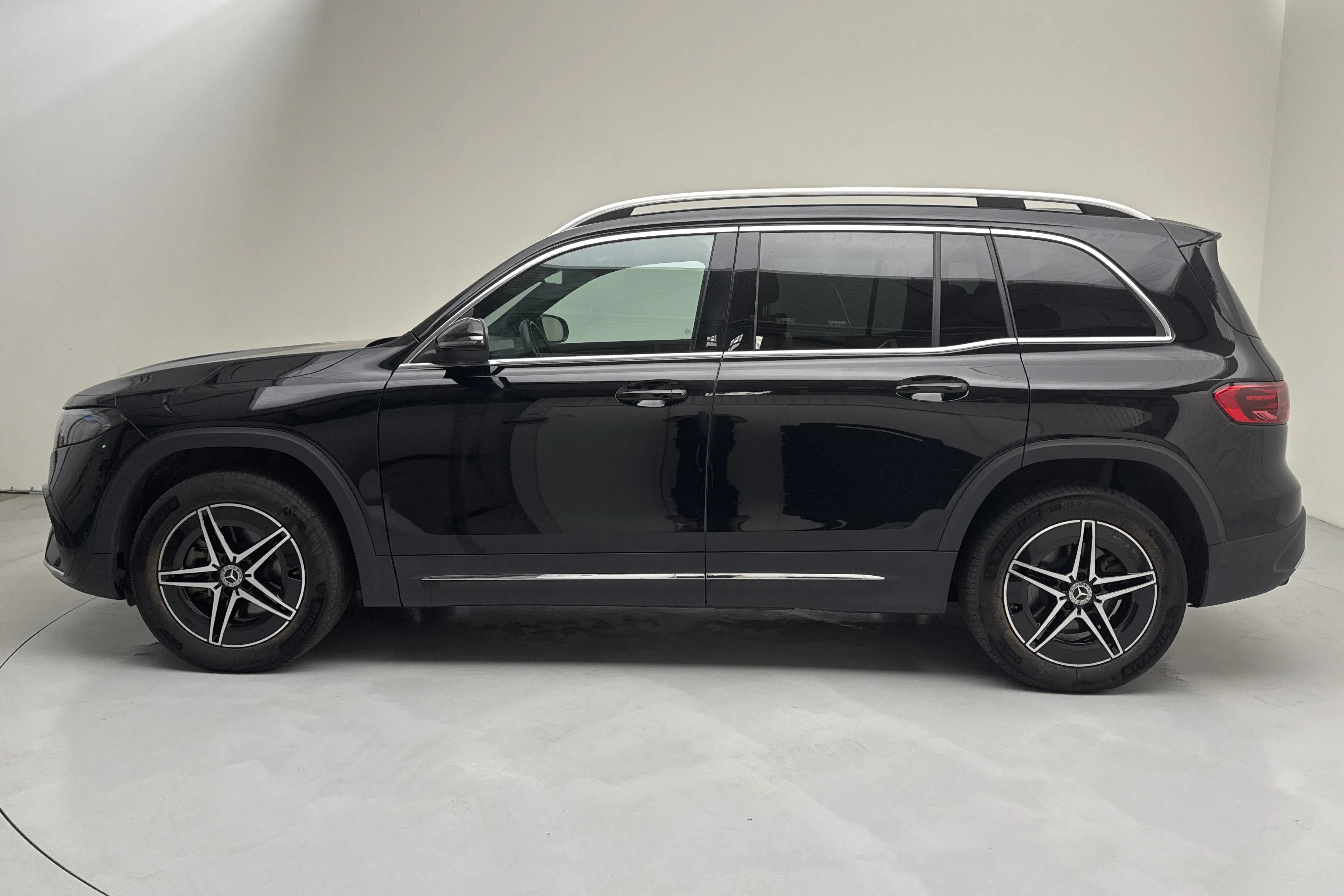 Presentationsfoto 2 av 19: Mercedes EQB 250+ X243 (190hk) - 8 616 mil - Automat - svart - 2024
