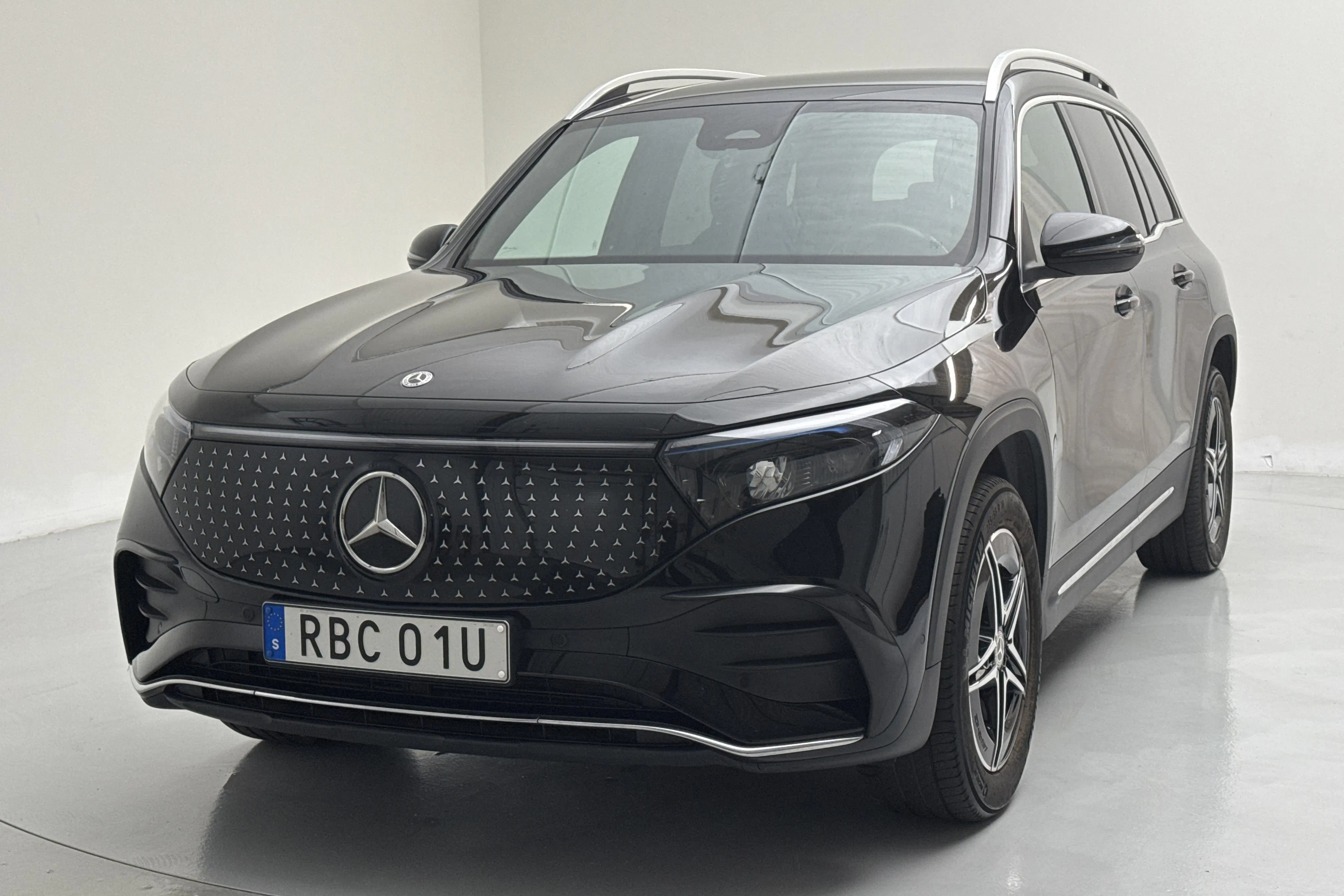 Presentationsfoto 1 av 19: Mercedes EQB 250+ X243 (190hk) - 8 616 mil - Automat - svart - 2024