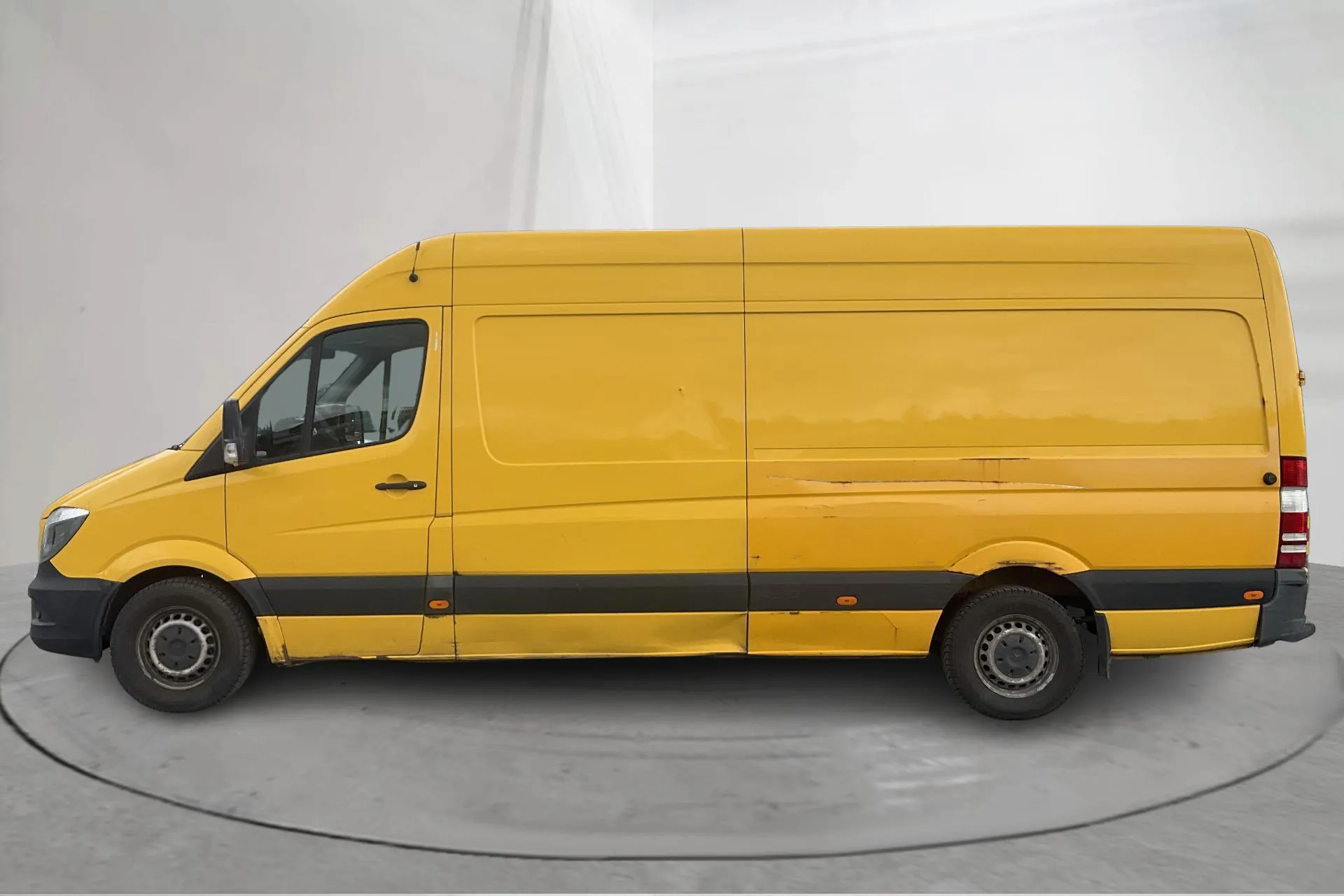 Presentation photo 2 of 12: Mercedes Sprinter 313 CDI (129hk) - 196 830 km - Automatic - yellow - 2016
