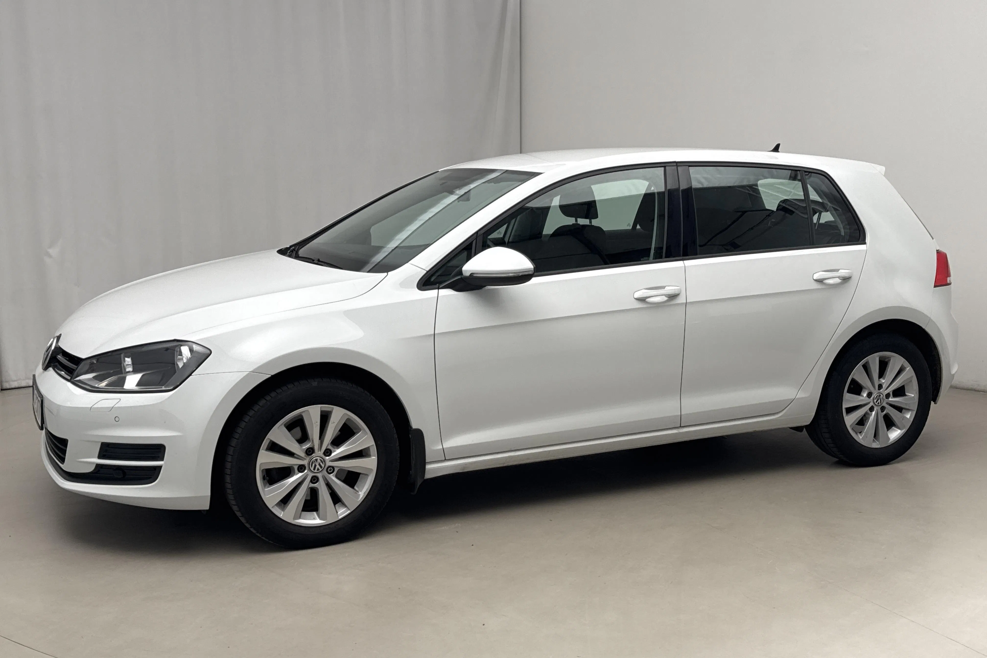 Presentationsfoto 2 av 15: VW Golf VII 1.4 TSI Multifuel 5dr (125hk) - 7 354 mil - Manuell - vit - 2017